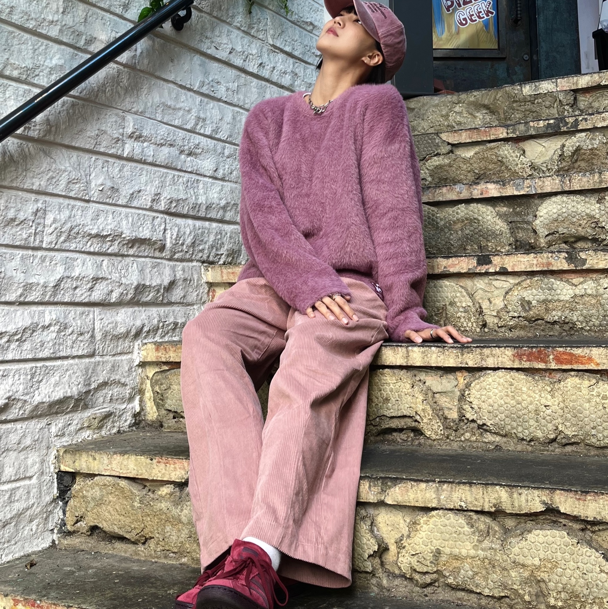 Adidas Tobacco Gruen Collegiate Burgundy 착용 스타일 - 2
