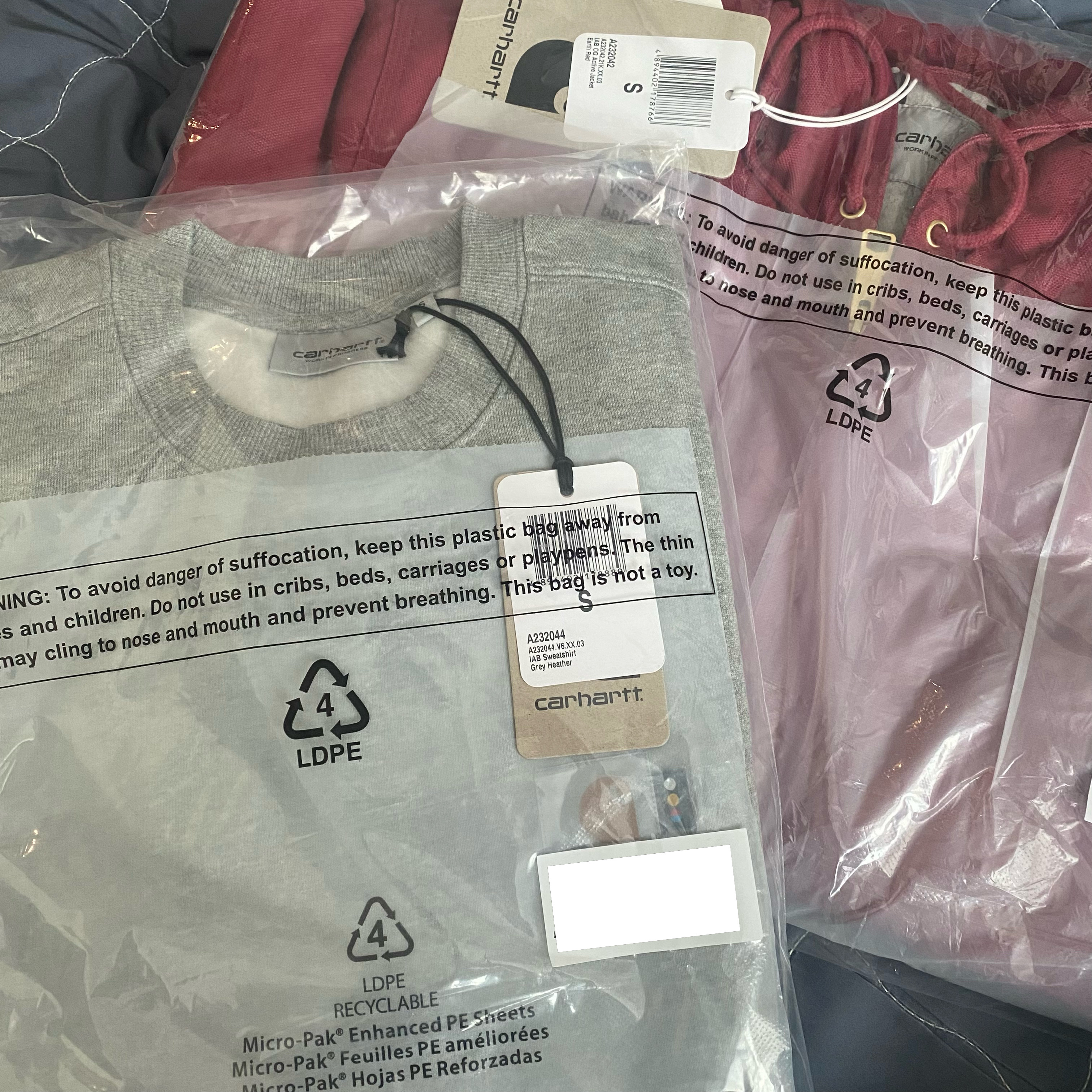 Carhartt WIP x IAB Studio OG Active Jacket Earth Red, Carhartt WIP x IAB Studio Pocket Sweatshirt Grey Heather 착용 스타일
