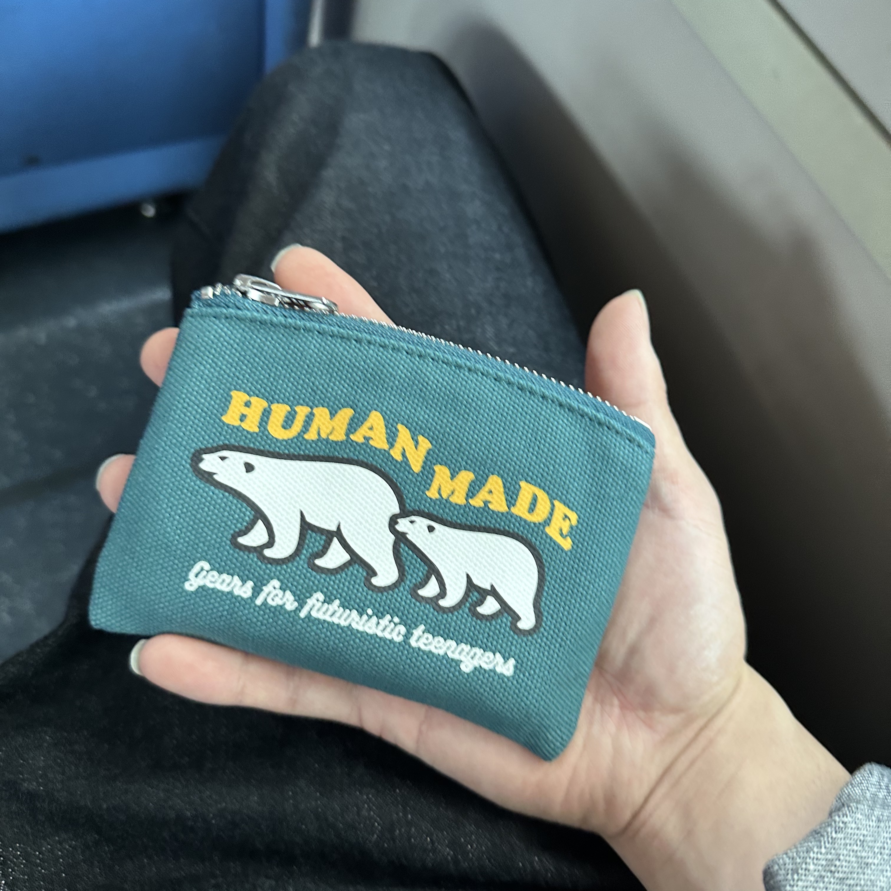 Human Made Card Case Green 착용 스타일