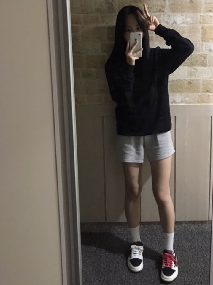 C.P. Company Diagonal Raised Fleece Sweatshirt Black - 22FW, (W) Jordan 1 x Travis Scott Retro Low OG SP Medium Olive 착용 스타일 - 1