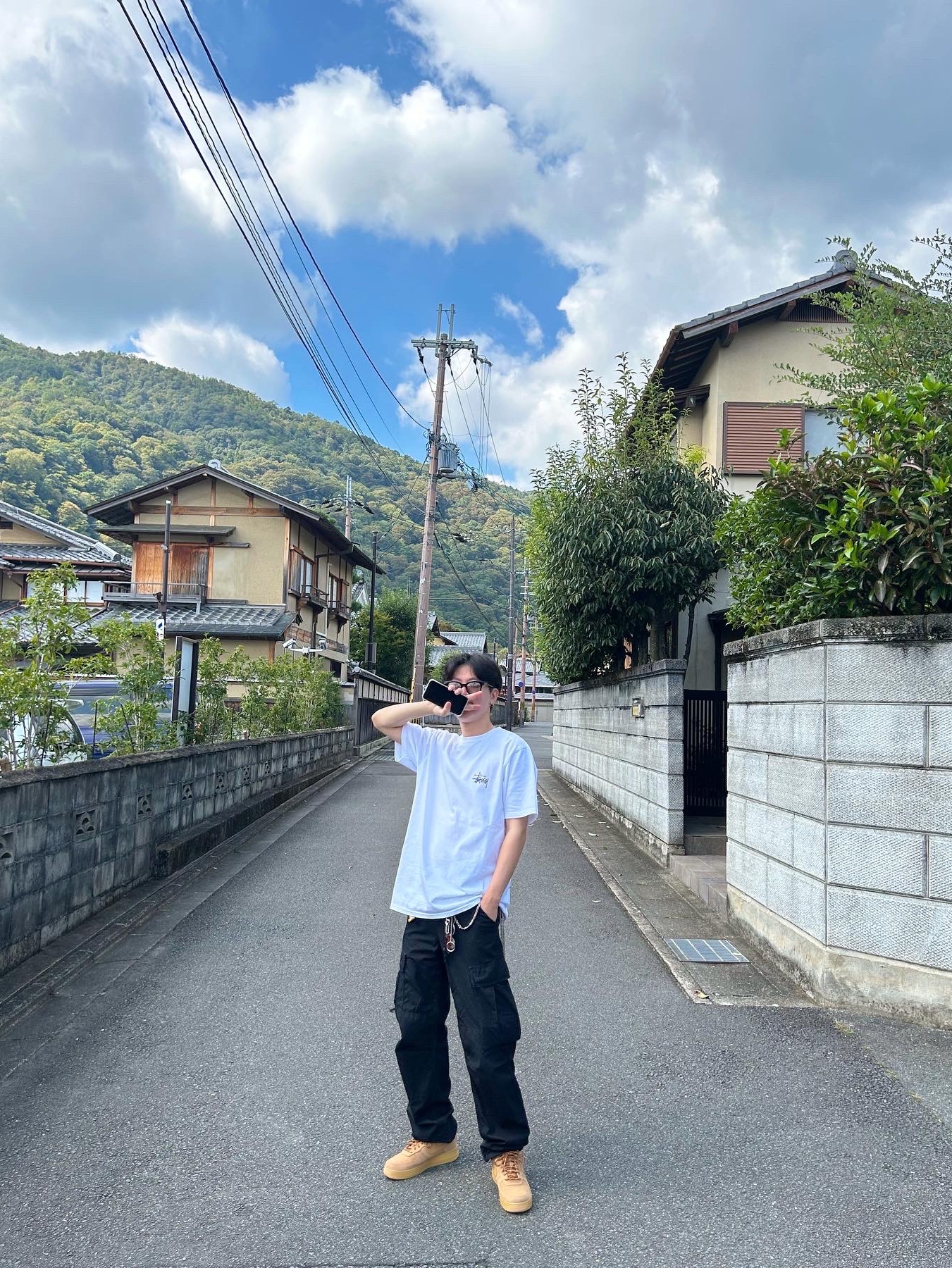 Stussy Melted T-Shirt White, Nike Air Force 1 '07 WB Flax 착용 스타일 - 1