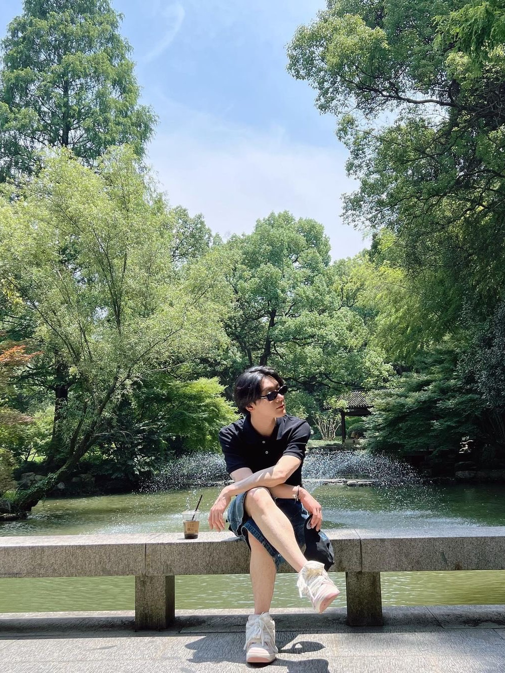 AMI de Coeur Polo Shirt Black 착용 스타일