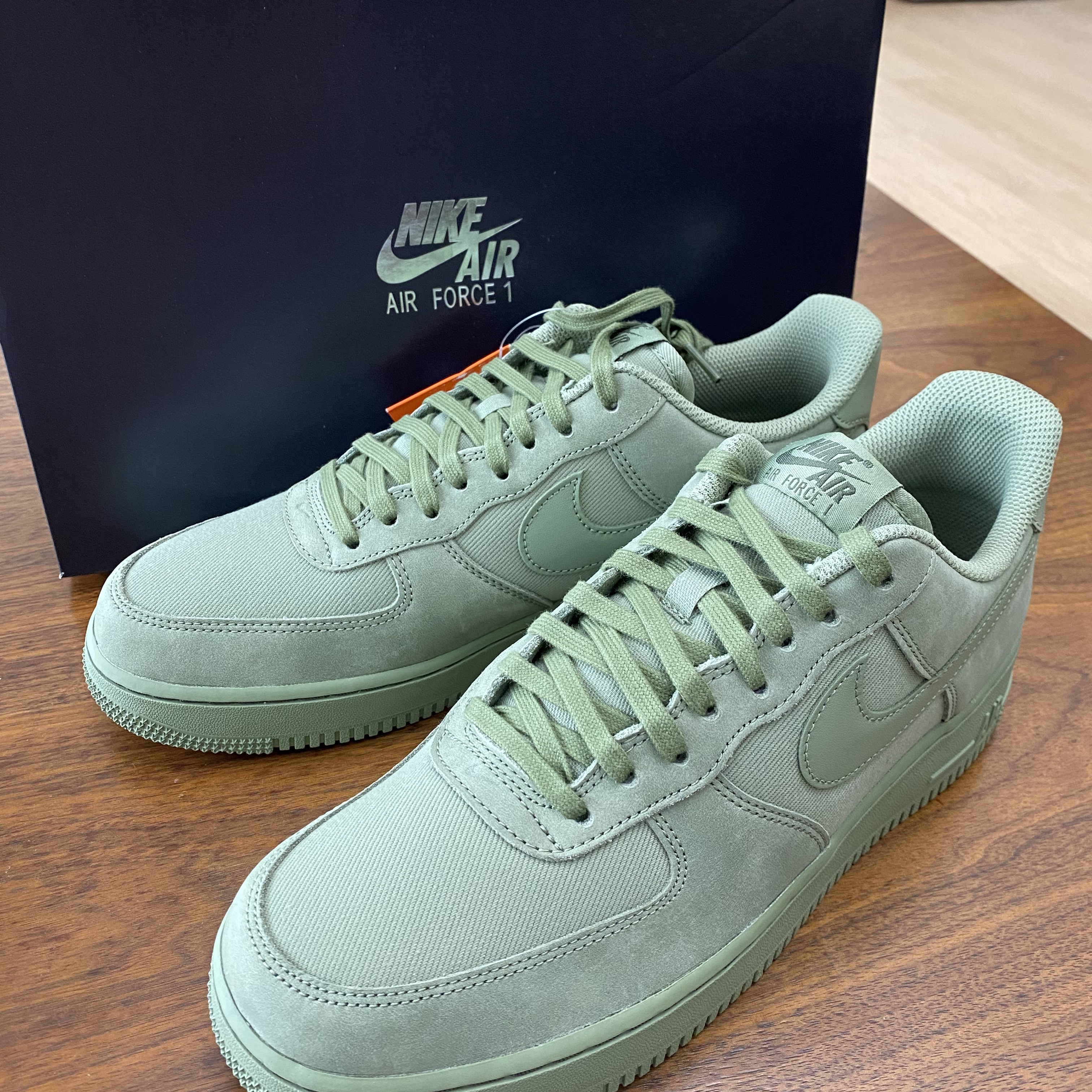 Nike Air Force 1 '07 LX Oil Green 착용 스타일