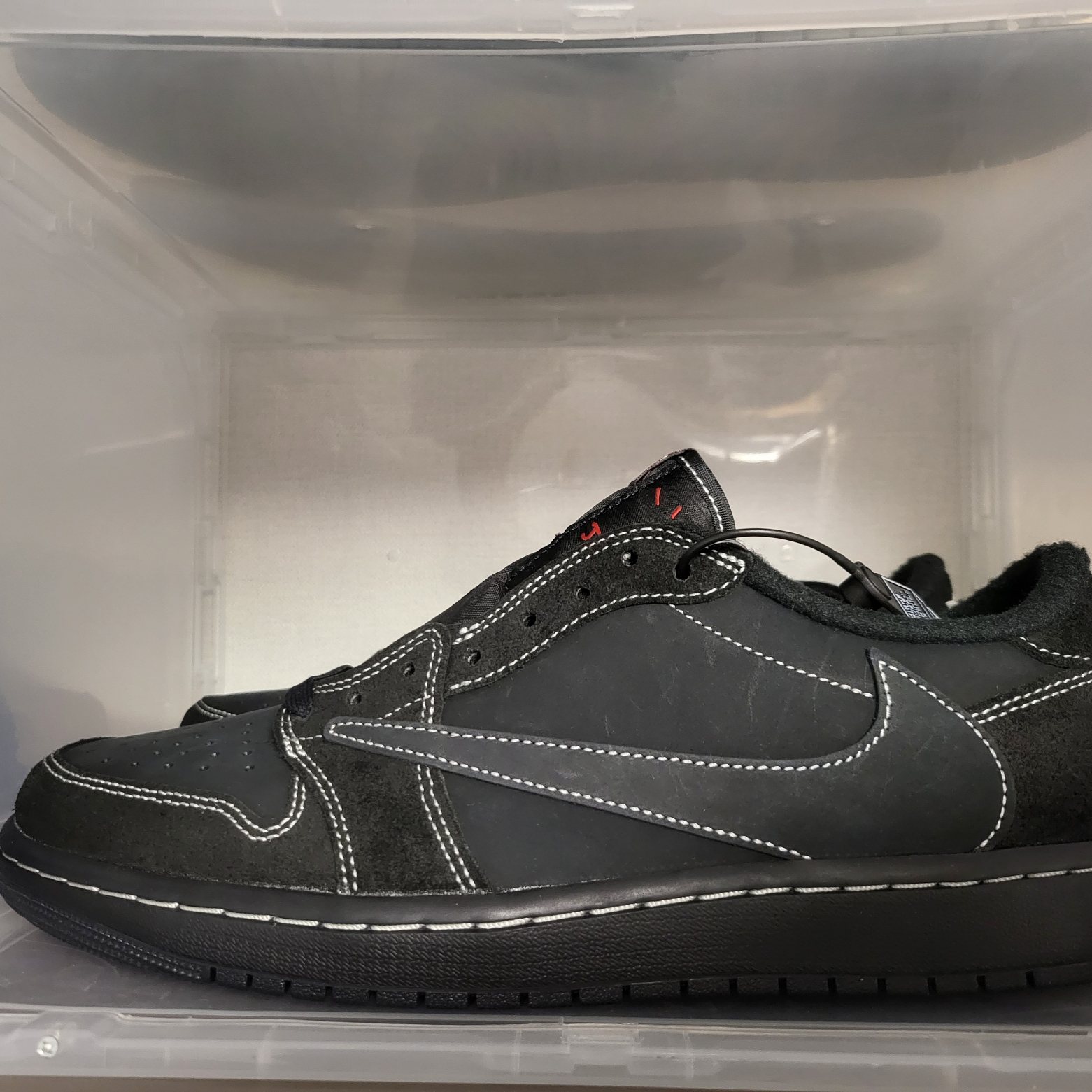 Jordan 1 x Travis Scott Retro Low OG SP Black Phantom 착용 스타일