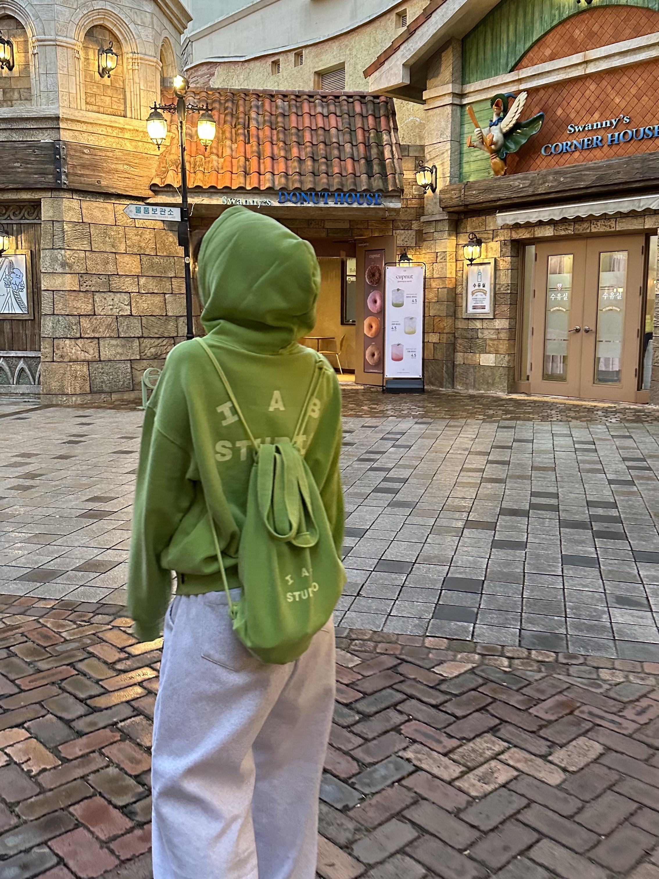 IAB Studio Pigment Hoodie & Sack Apple Green, Converse x Play Comme des Garcons Chuck 70 Ox Steel Gray 착용 스타일 - 1