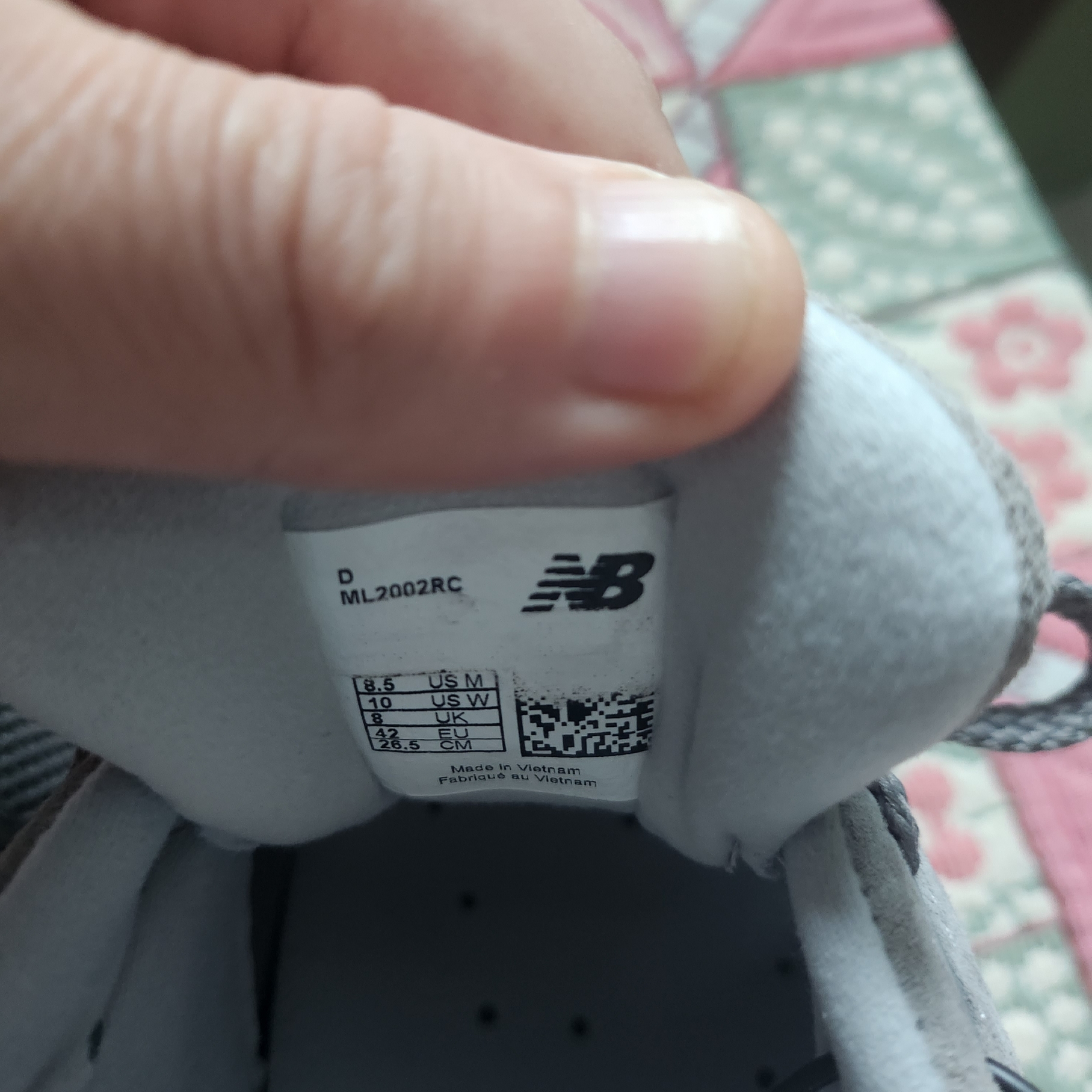 New Balance 2002R Grey 착용 스타일 - 2