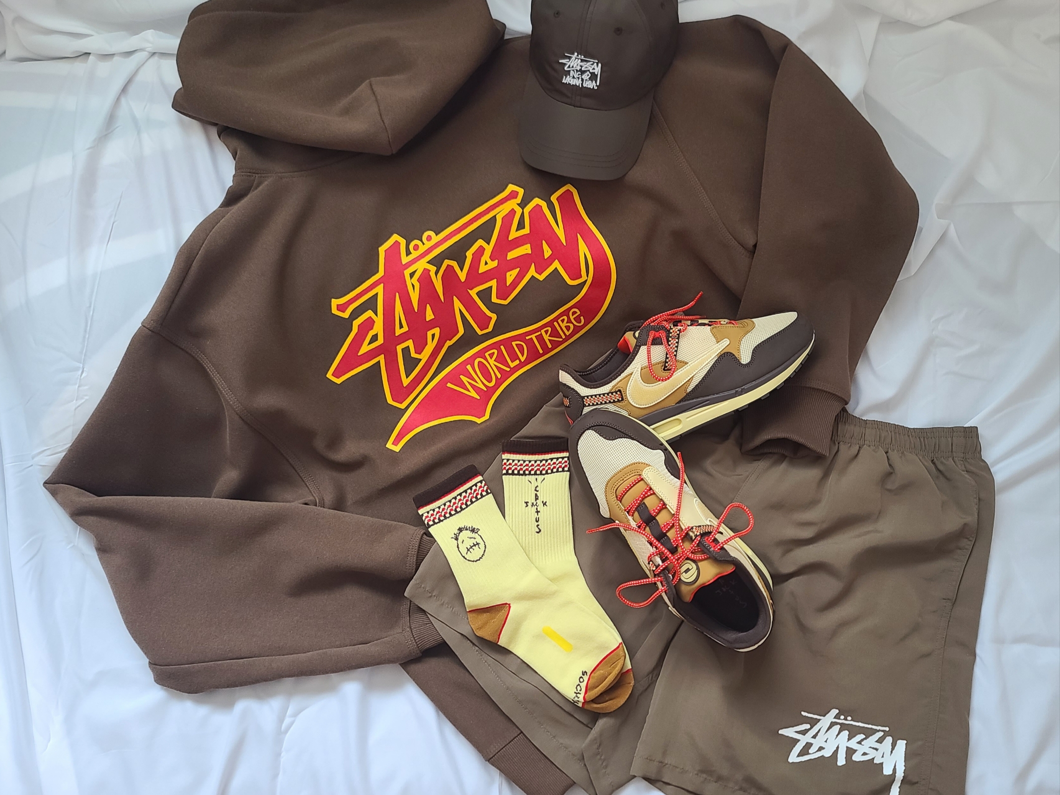 Stussy Slugger Hood Coffee, Stussy Big Stock Water Shorts Brown 착용 스타일 - 1
