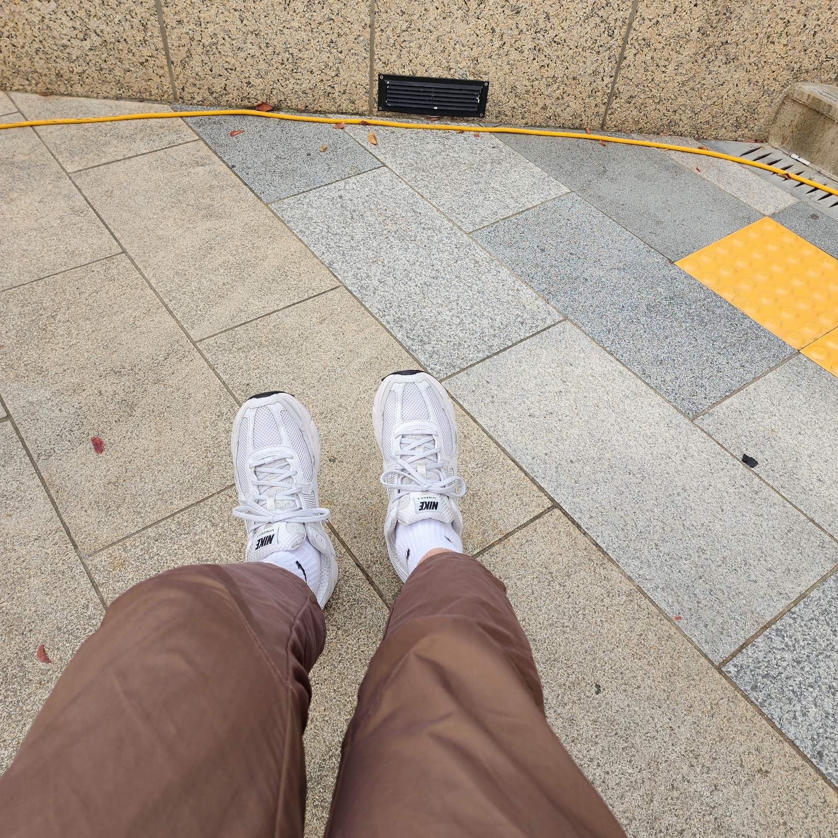 Nike Zoom Vomero 5 SP Vast Grey 2023 착용 스타일 - 1