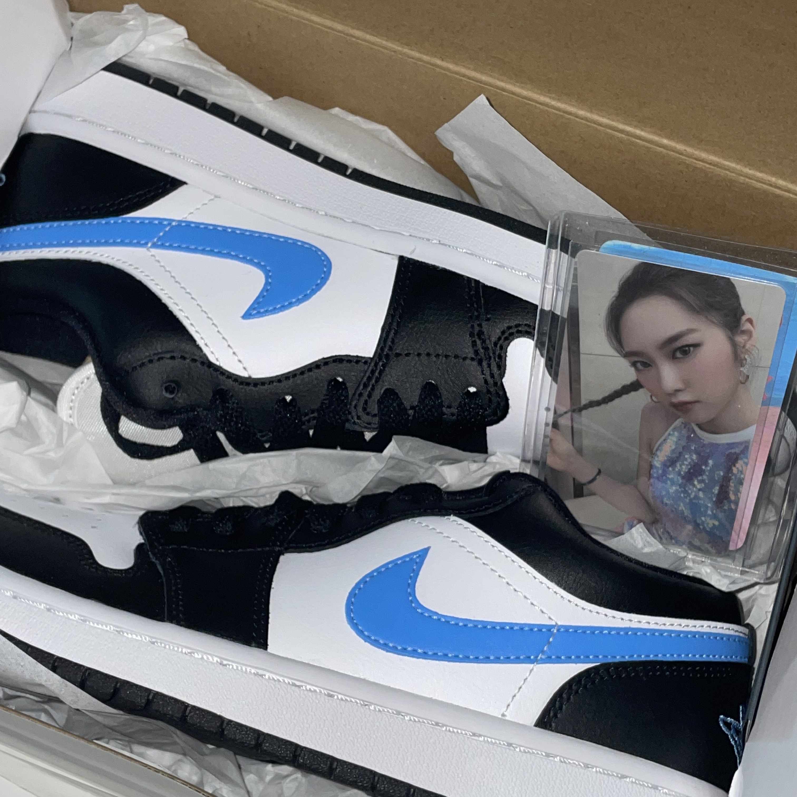(W) Jordan 1 Low Black University Blue 착용 스타일 - 2