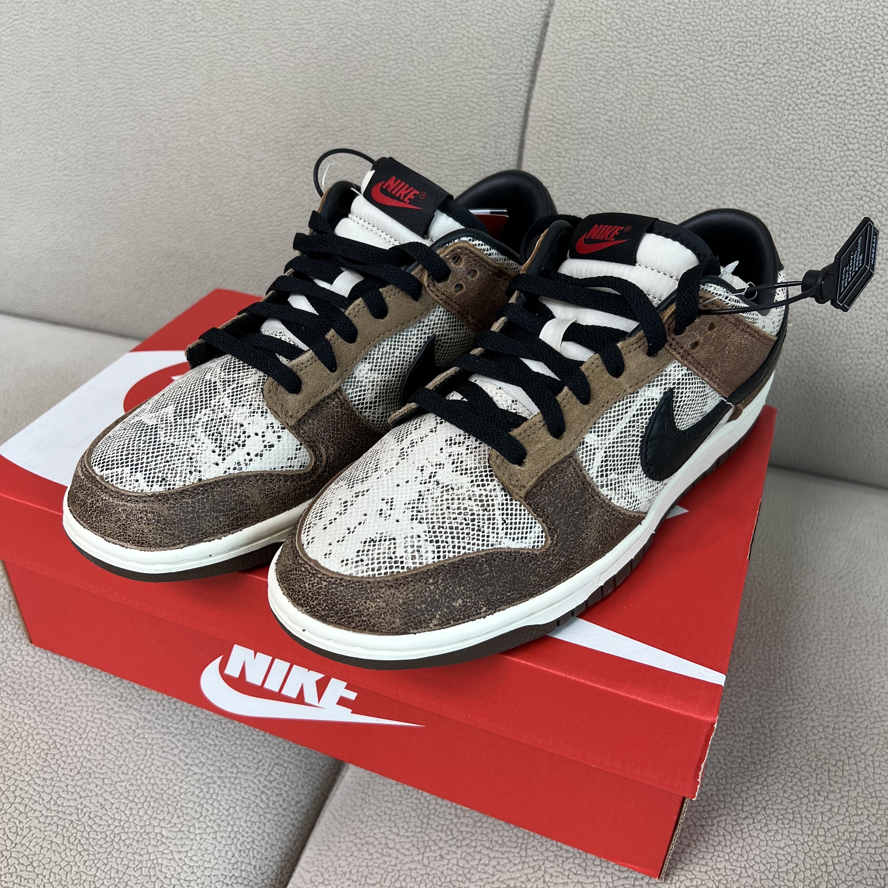 Nike Dunk Low PRM Head to Head 착용 스타일 - 2