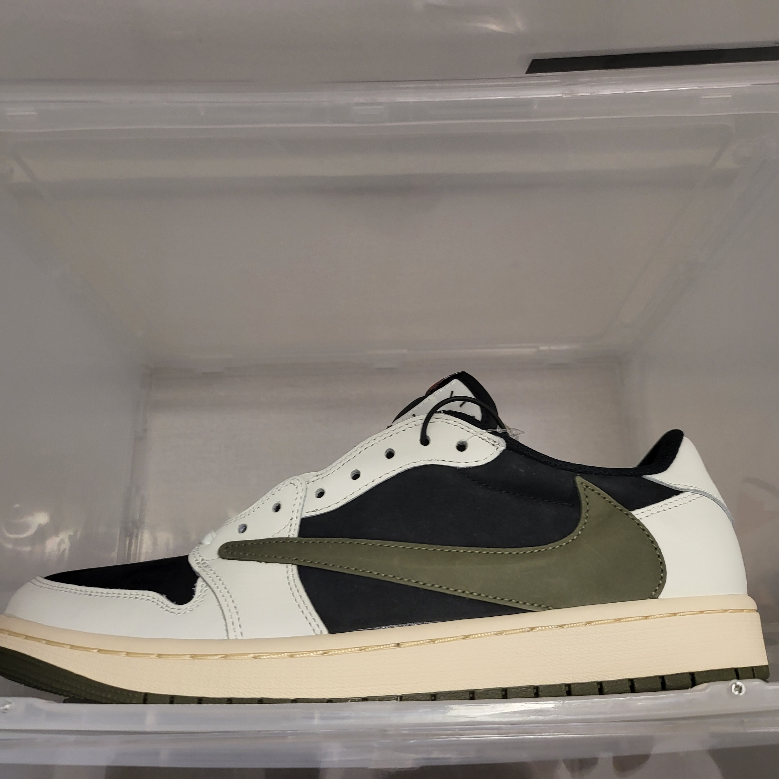 (W) Jordan 1 x Travis Scott Retro Low OG SP Medium Olive 착용 스타일