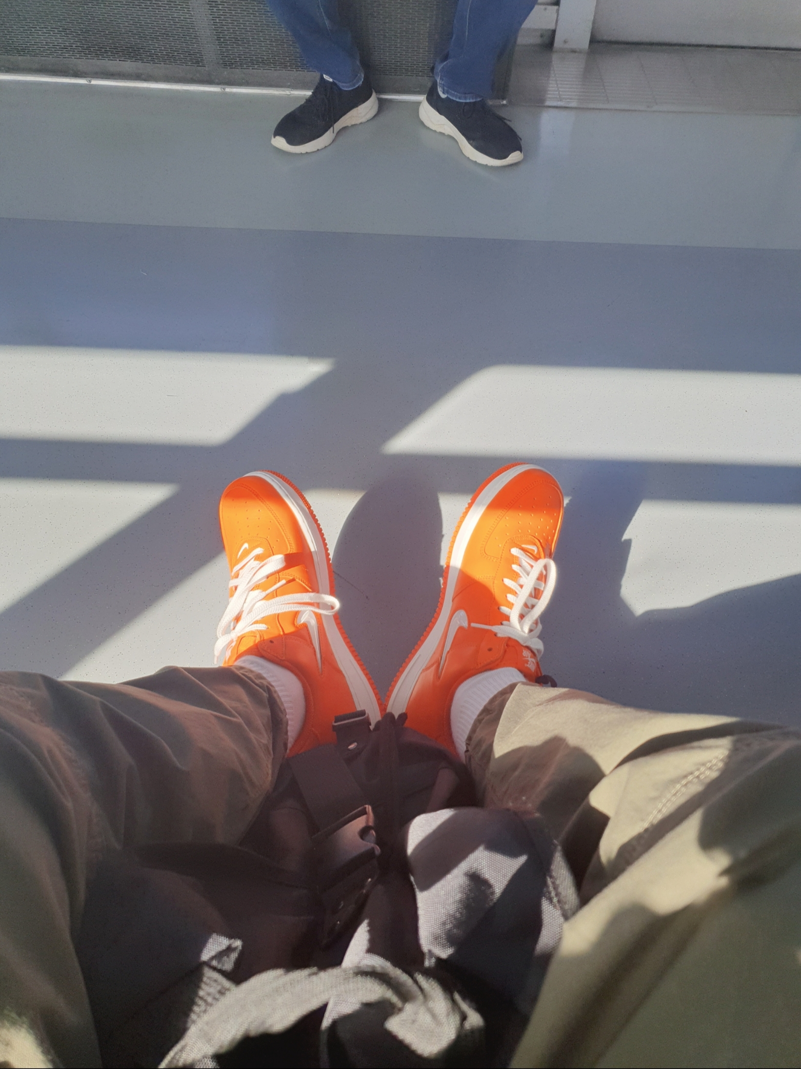 Nike Air Force 1 Low Retro Color of The Month Safety Orange 착용 스타일 - 1