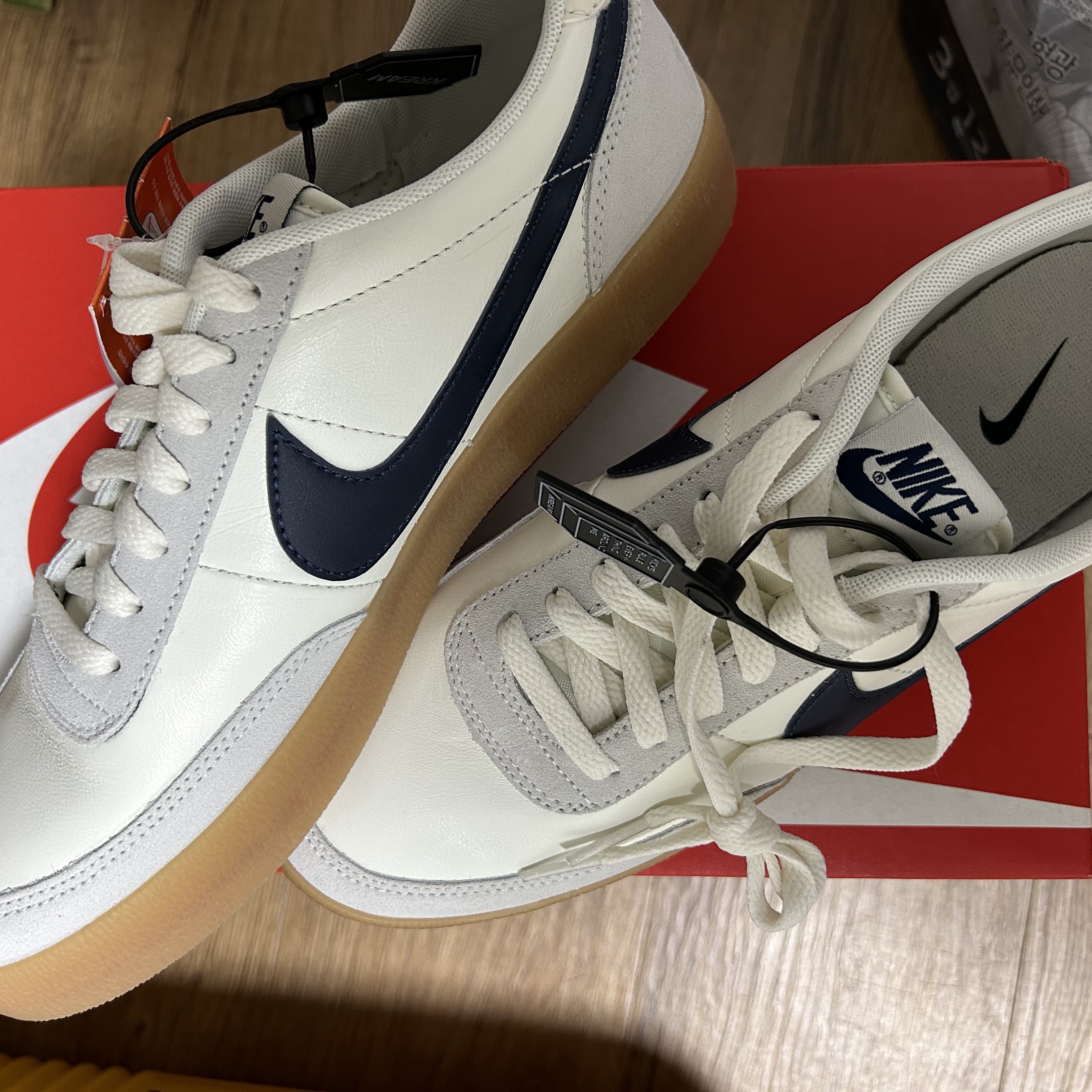 Nike x J.Crew Killshot 2 Sail Midnight Navy 착용 스타일