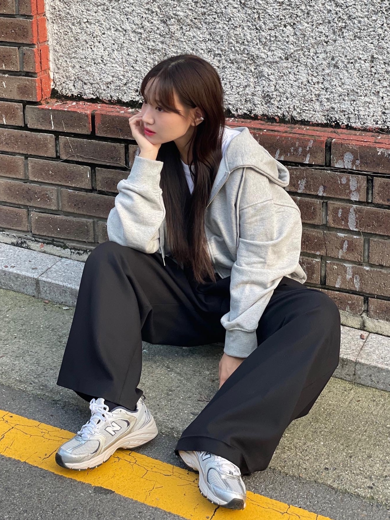 New Balance 530 Steel Grey 착용 스타일 - 1