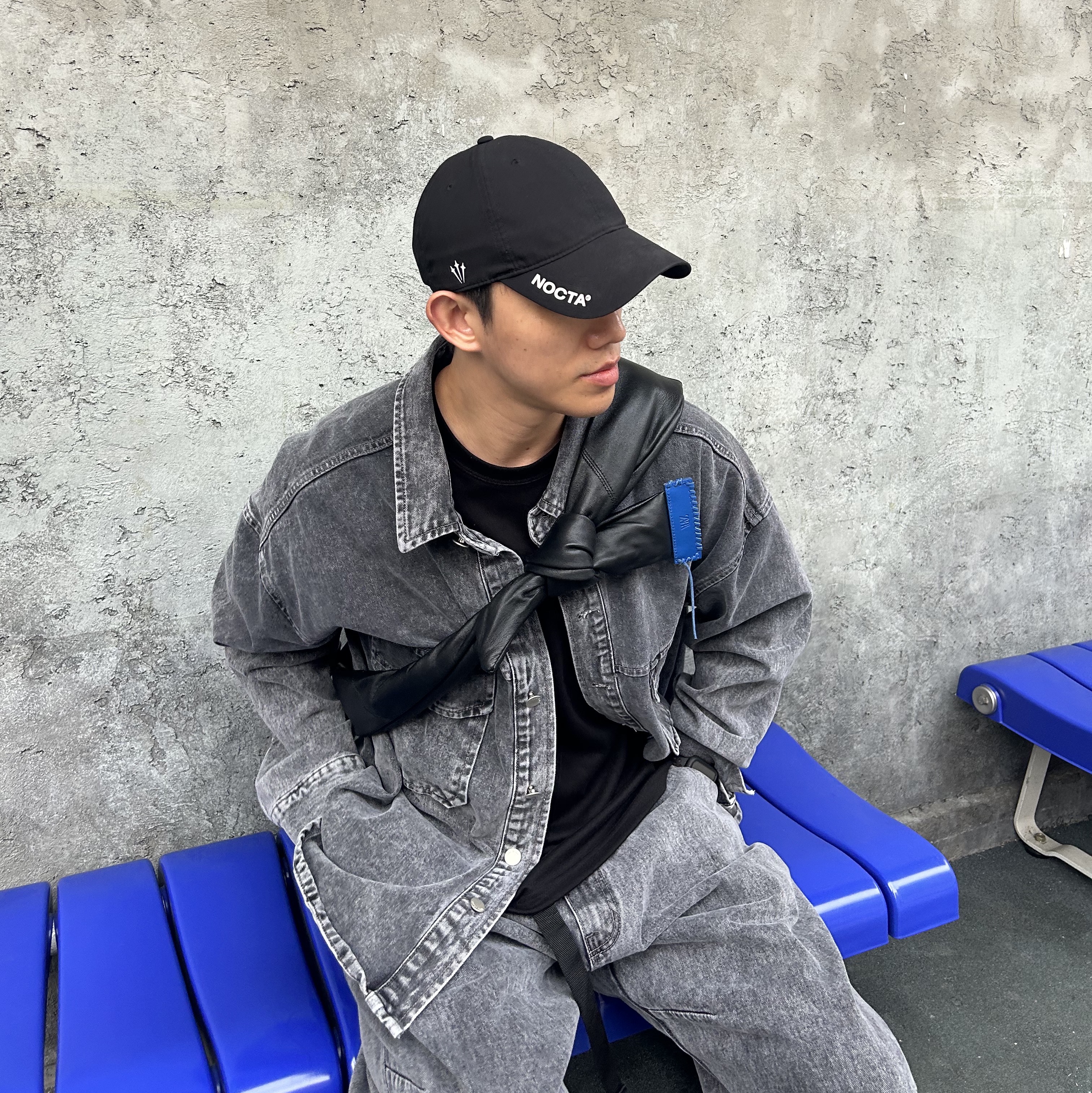 Maison Mihara Yasuhiro Blakey OG Sole Canvas Low-top Sneakers Black White, Nike x Drake Nocta Golf Cap Black 착용 스타일 - 4