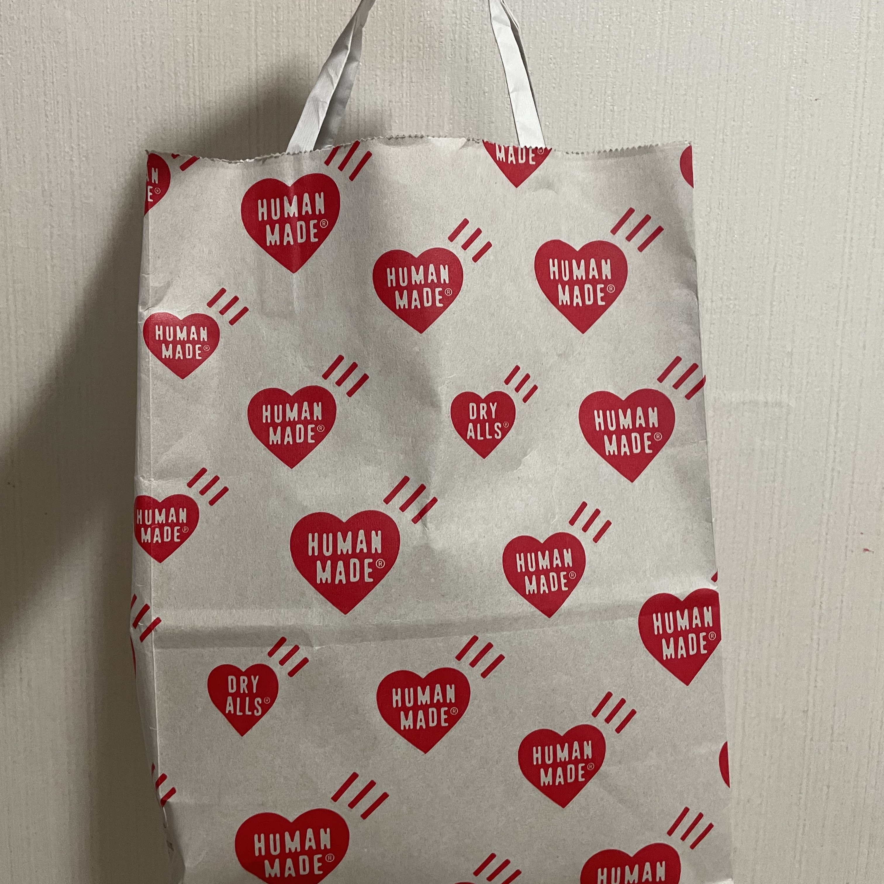 Human Made Heart Keyring Red, Human Made Card Case Navy 착용 스타일 - 2