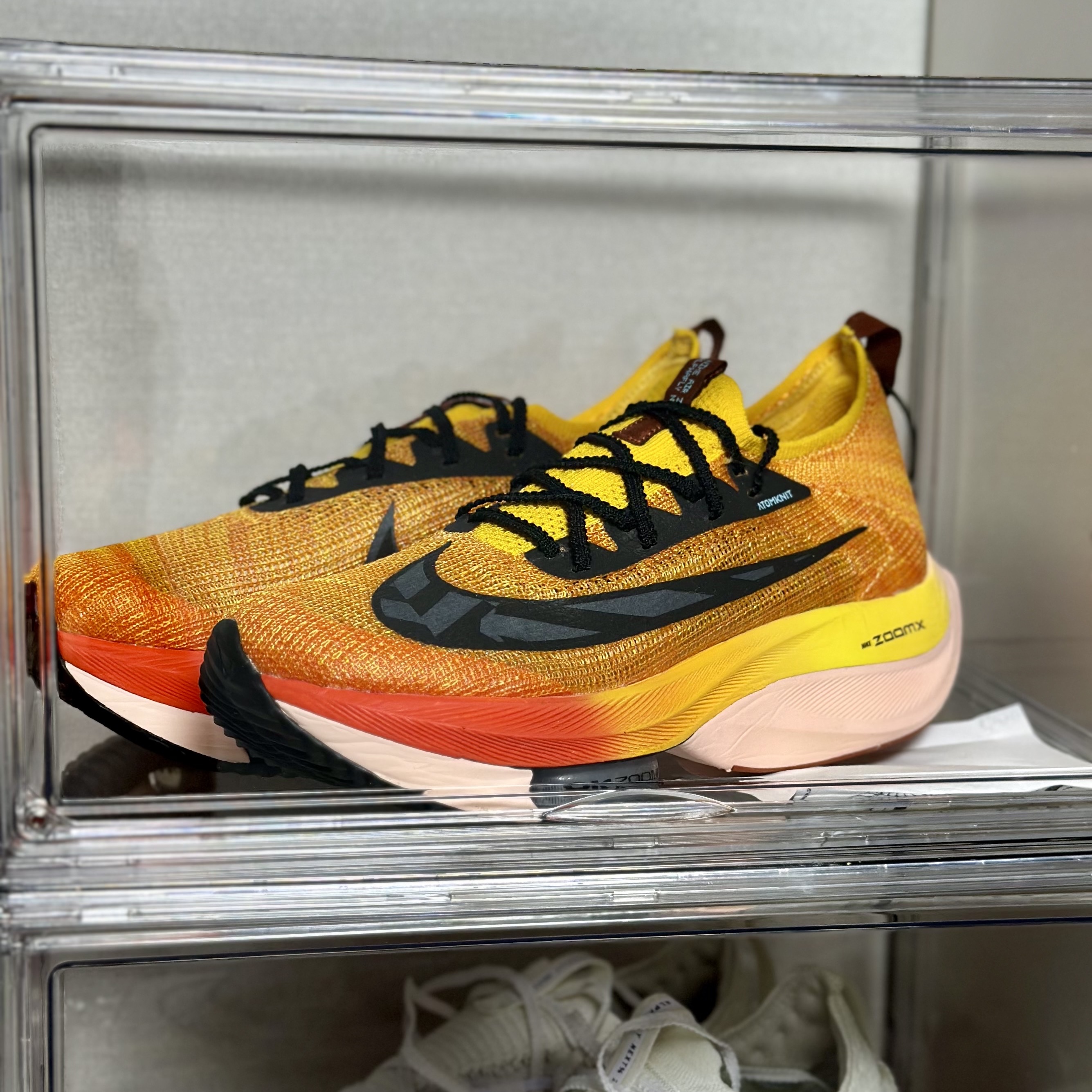Nike Air Zoom Alphafly Next% Flyknit Amarillo 착용 스타일 - 1