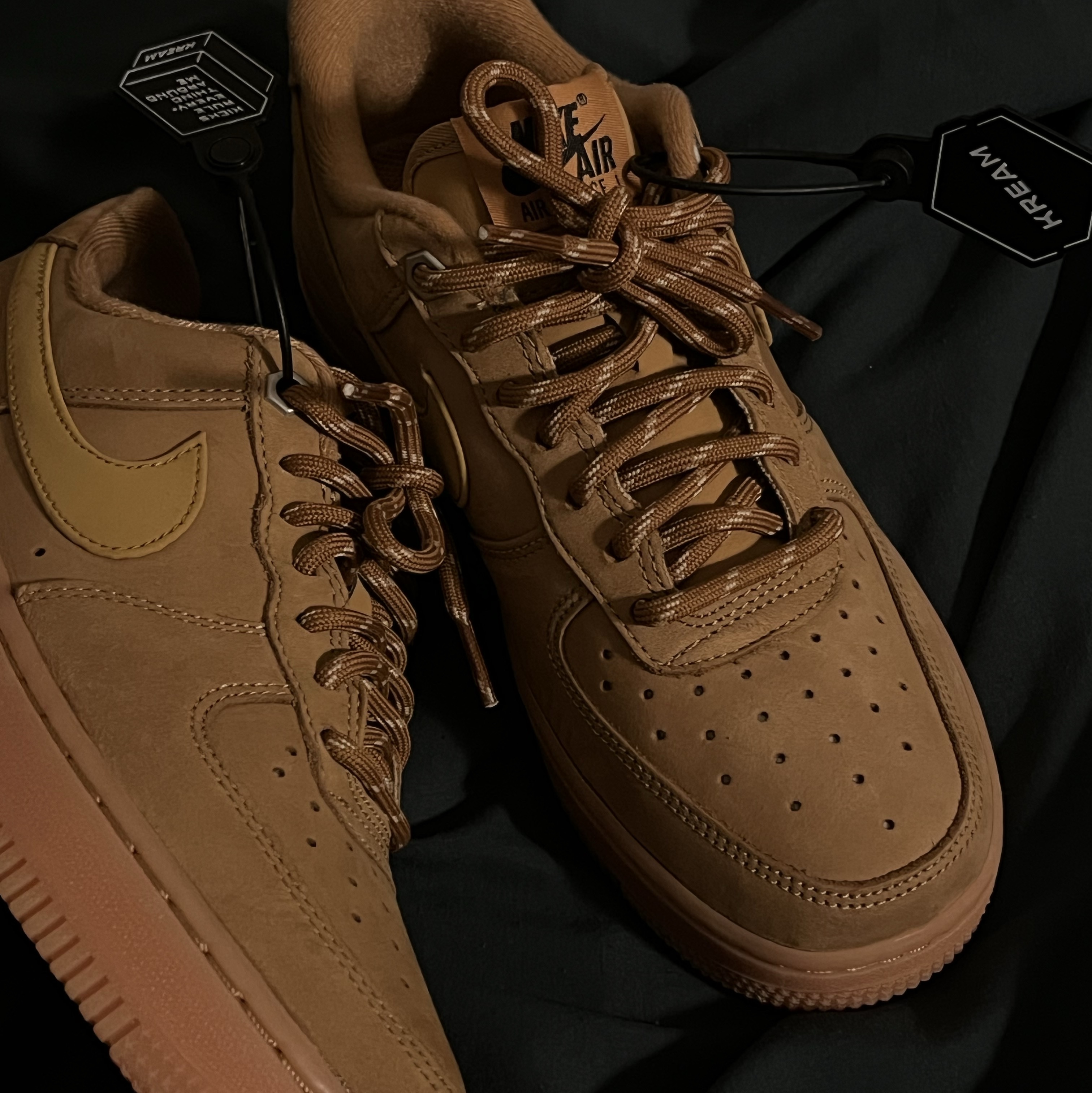 Nike Air Force 1 '07 WB Flax 착용 스타일