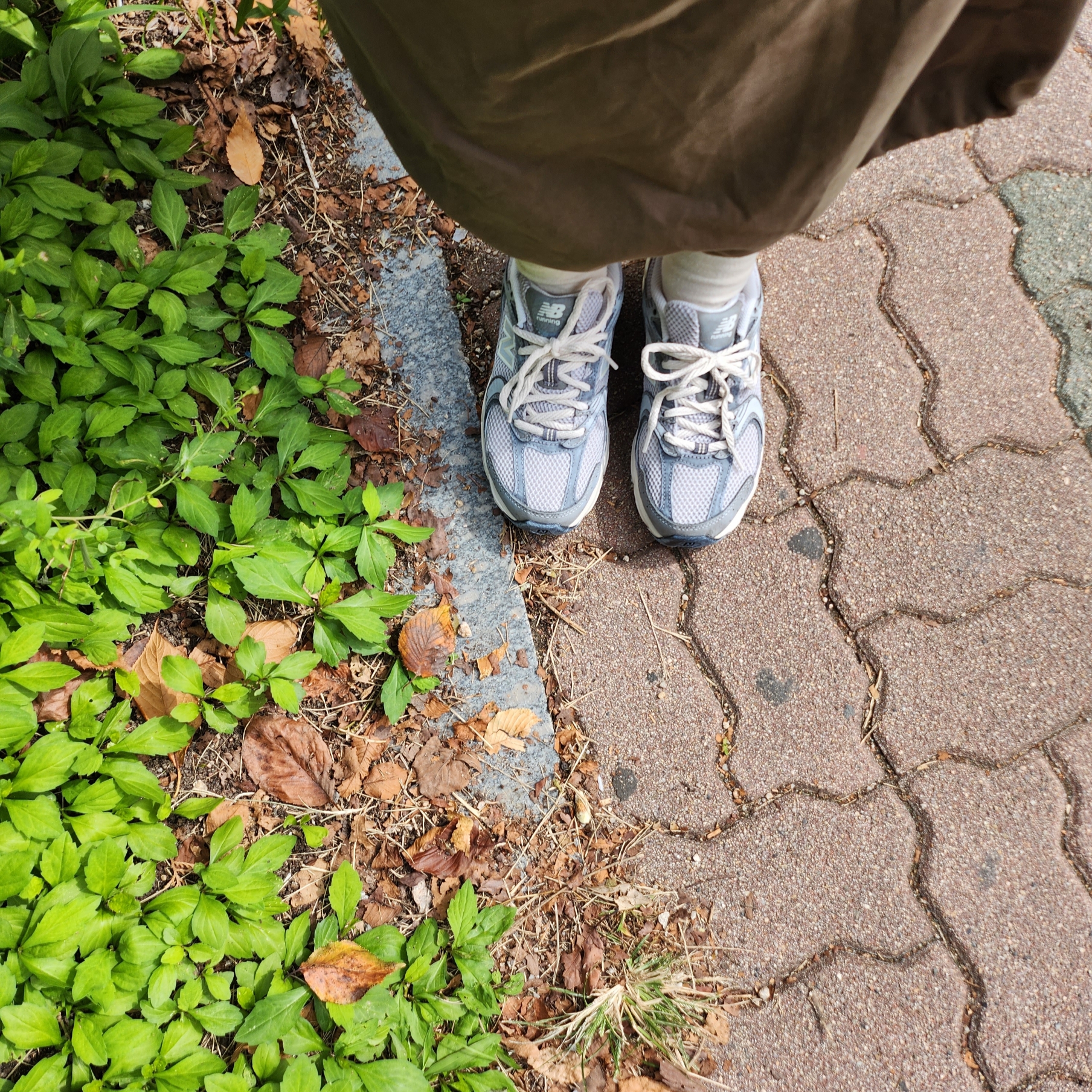 New Balance 530 Premium Vintage Grey Matter 착용 스타일