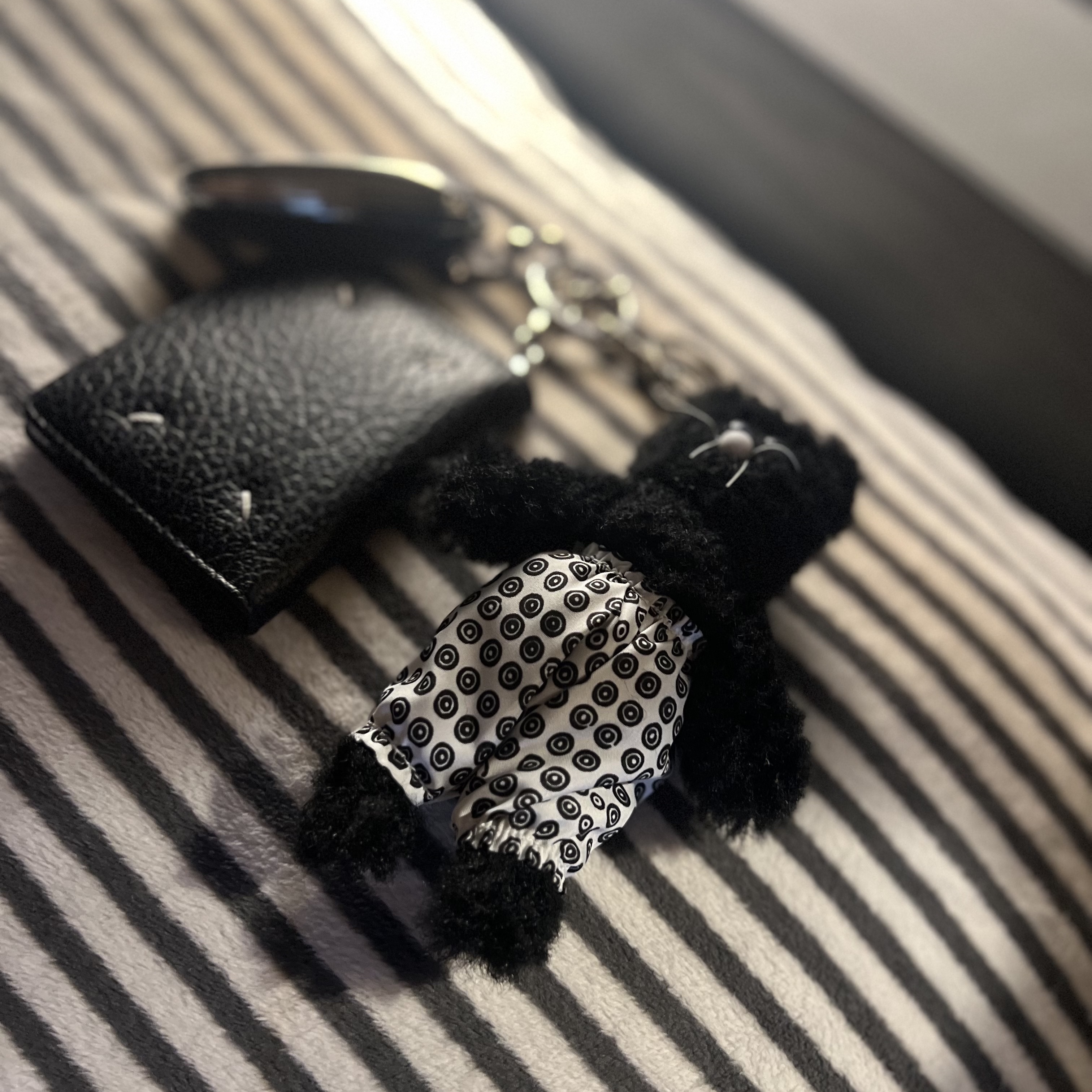Monamhee x 10 Corso Como Bianco Keyring Black 착용 스타일