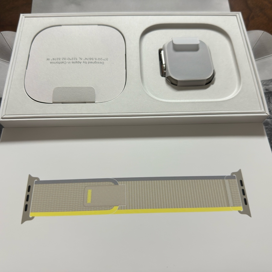 Apple Watch Ultra 49mm Titanium Case with Trail Loop S/M Yellow Beige (Korean Ver.) 착용 스타일
