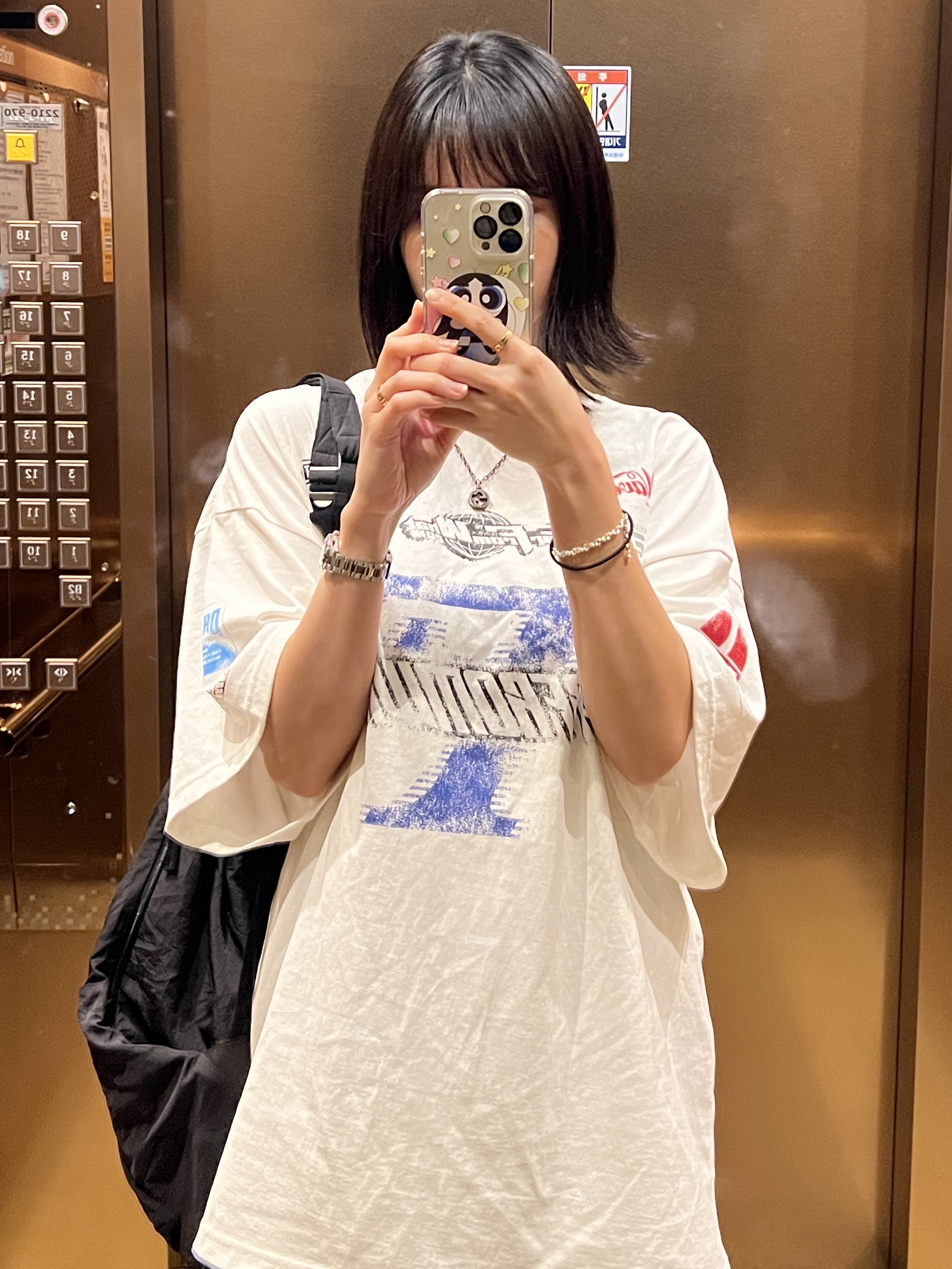 Farfromwhat Far Washed Sponsor Logo T-Shirt White, NewJeans x The Powerpuff Girls iPhone 14 Pro Case Minji 착용 스타일