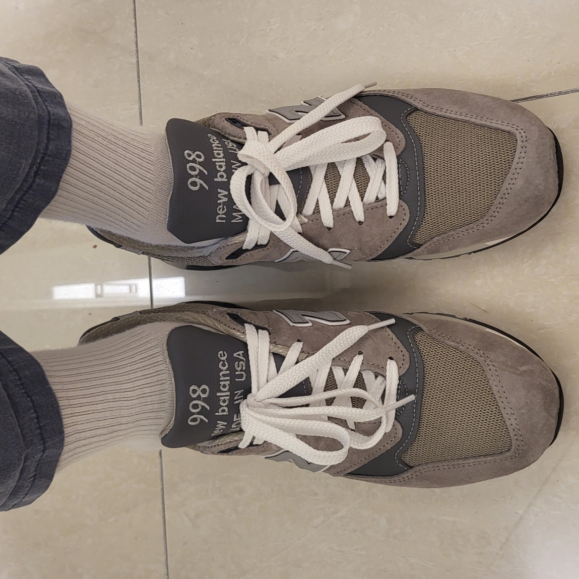 New Balance 998 Core Made in USA Grey Silver 착용 스타일 - 3