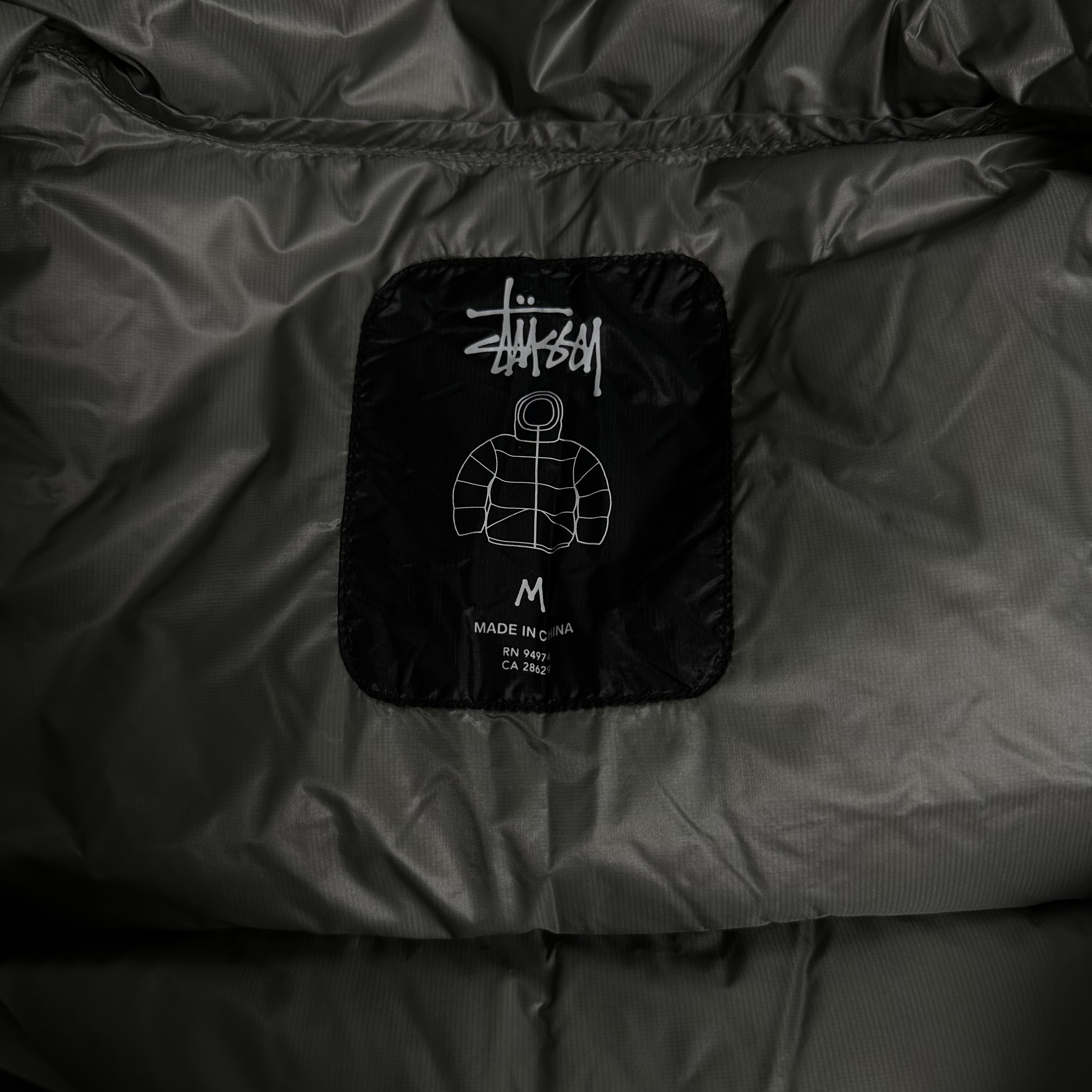Stussy Down Parka Micro Ripstop Phantom Black 착용 스타일 - 3