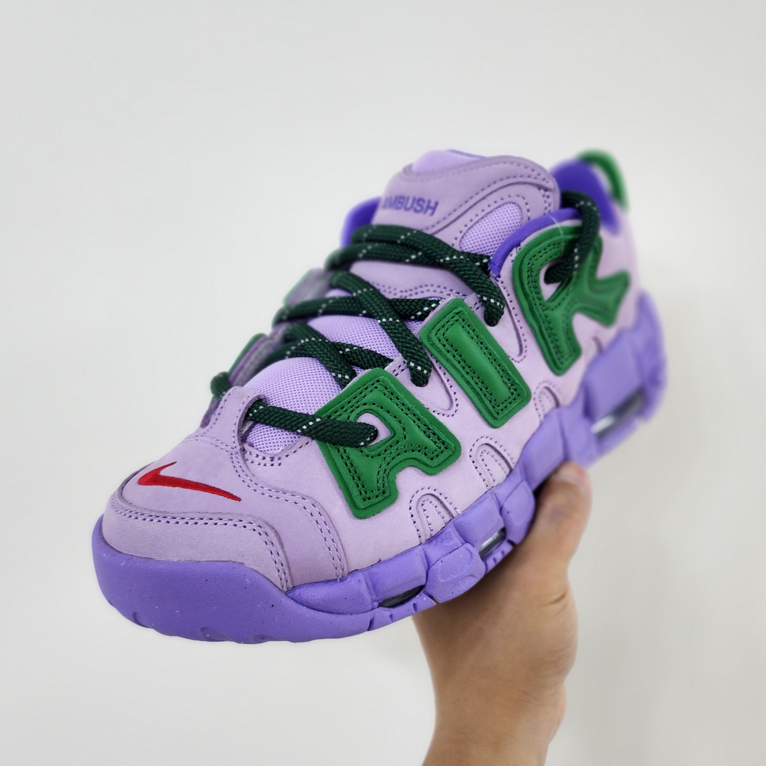 Nike x Ambush Air More Uptempo Low Lilac and Apple Green 착용 스타일 - 1