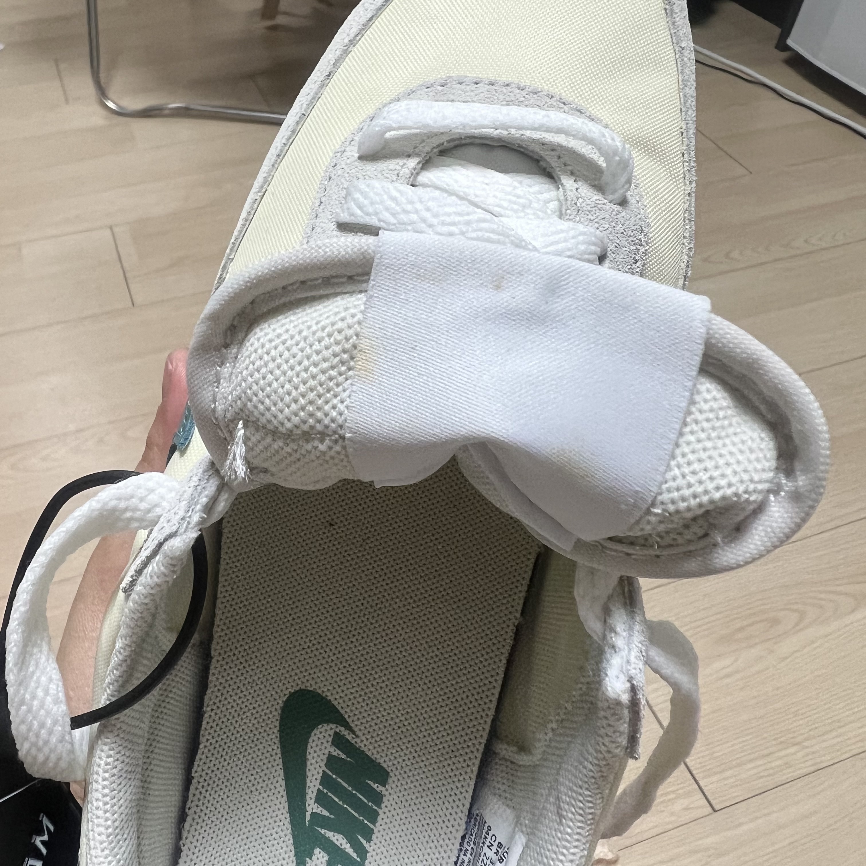 (W) Nike Daybreak Coconut Milk Green 착용 스타일