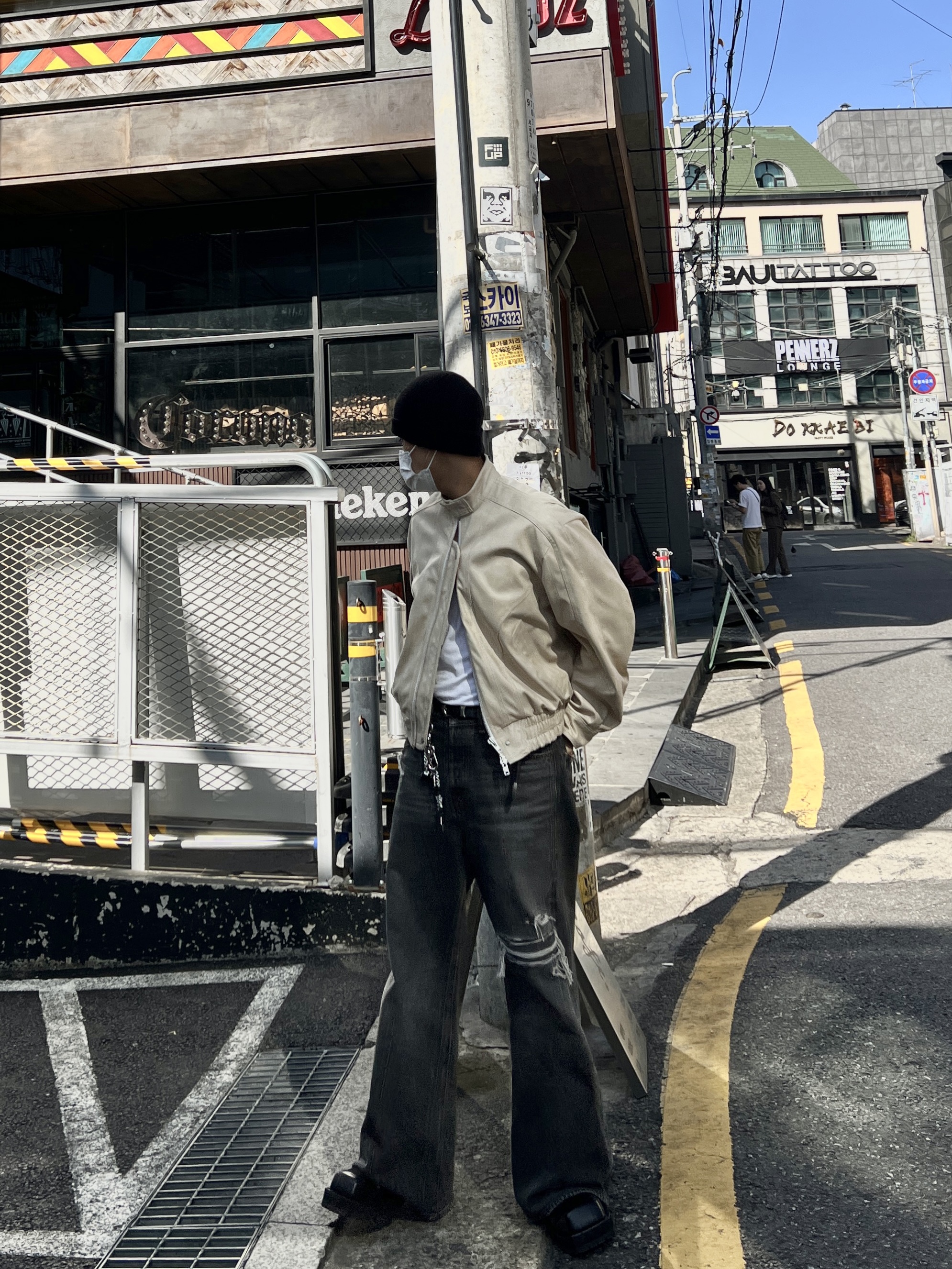 Haleine Biker Detail Scraped Faux Leather 3D Blouson Cream, Diesel D-Rise 007f6 Straight Jeans Black Dark Grey 착용 스타일 - 4