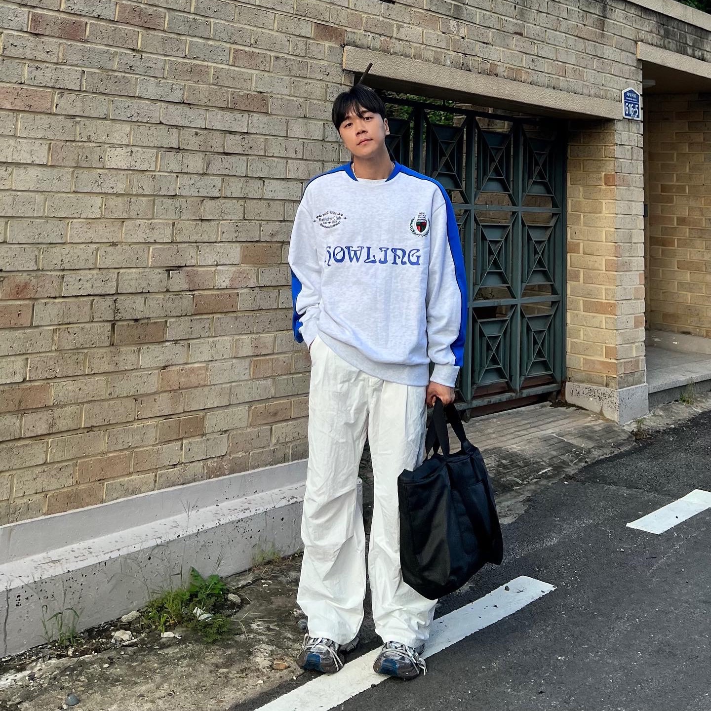 Balenciaga 3XL Sneakers Worn Out Grey White Blue 착용 스타일 - 1