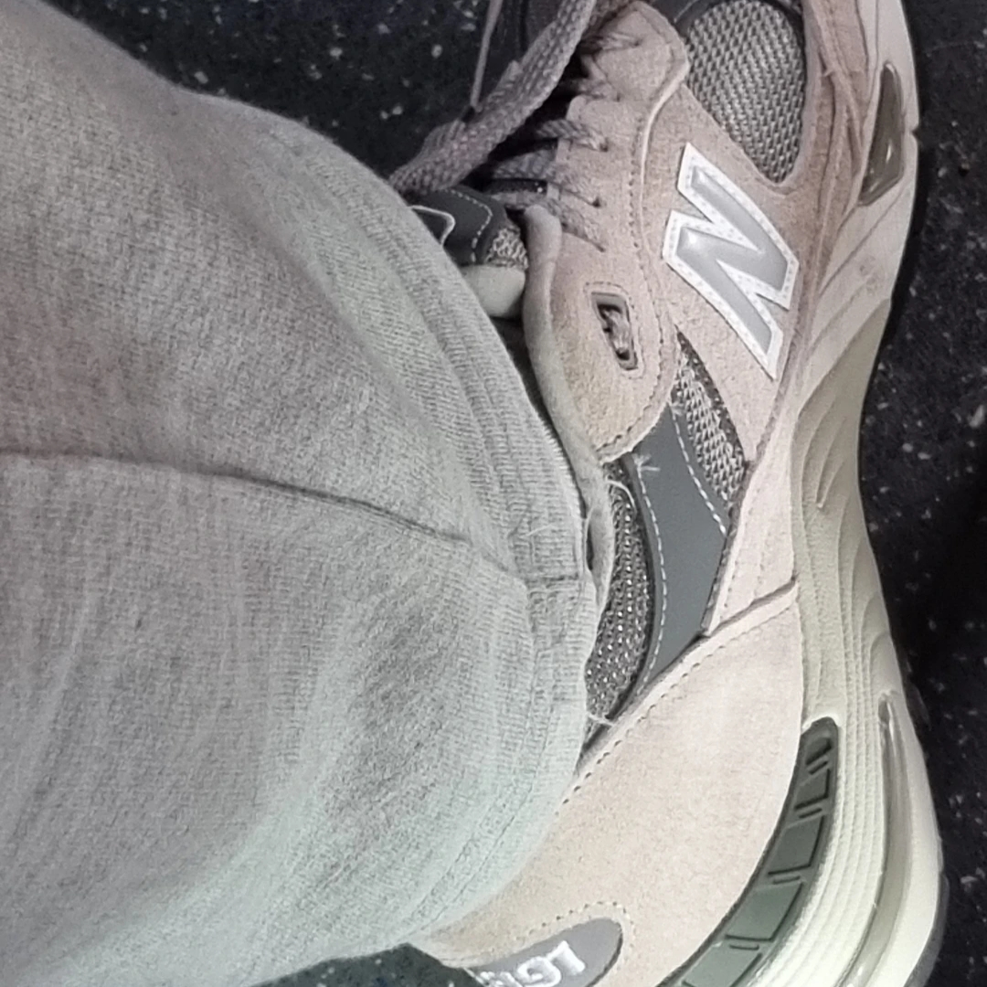 New Balance 991 Made in UK Grey 착용 스타일