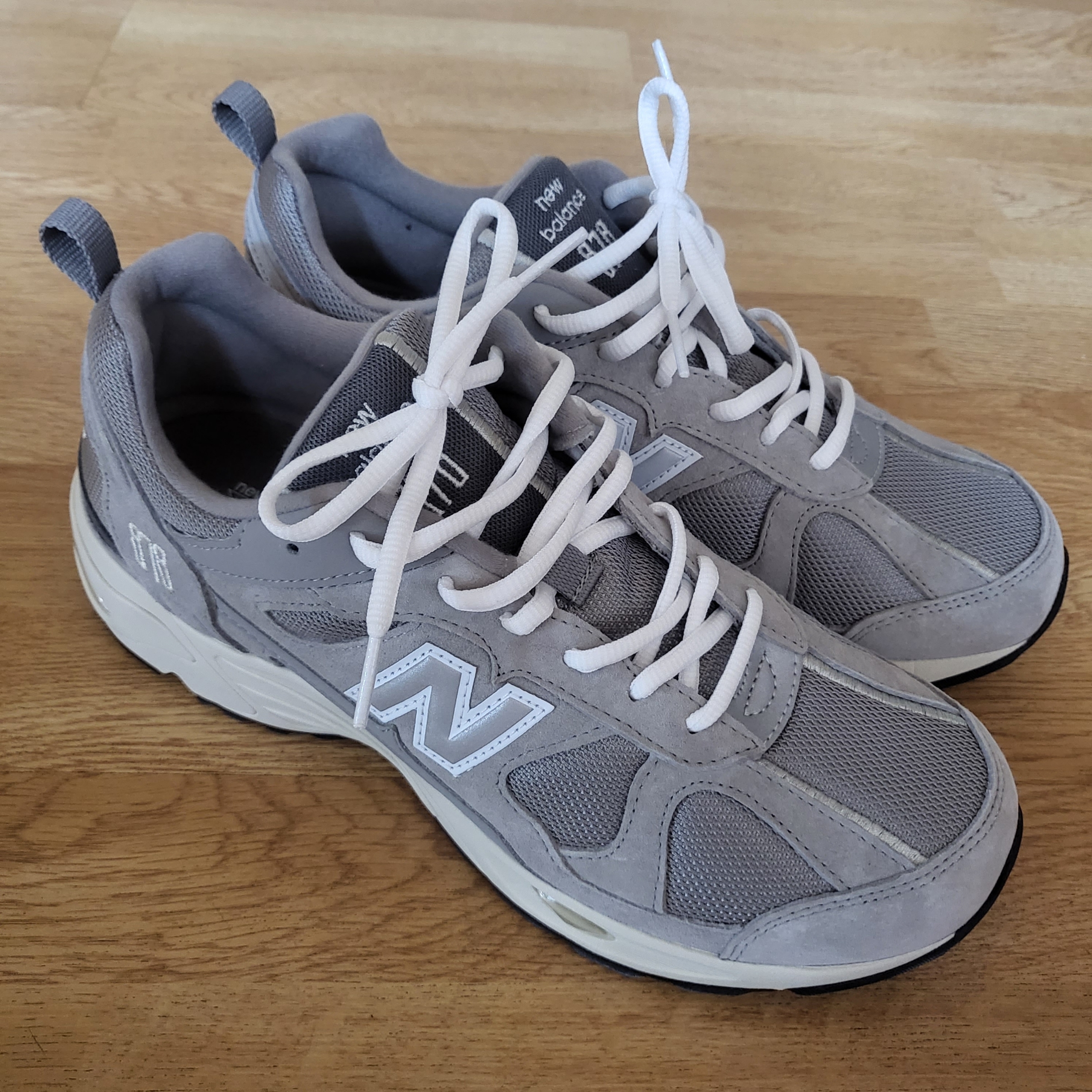 New Balance 878 Gray 착용 스타일 - 1