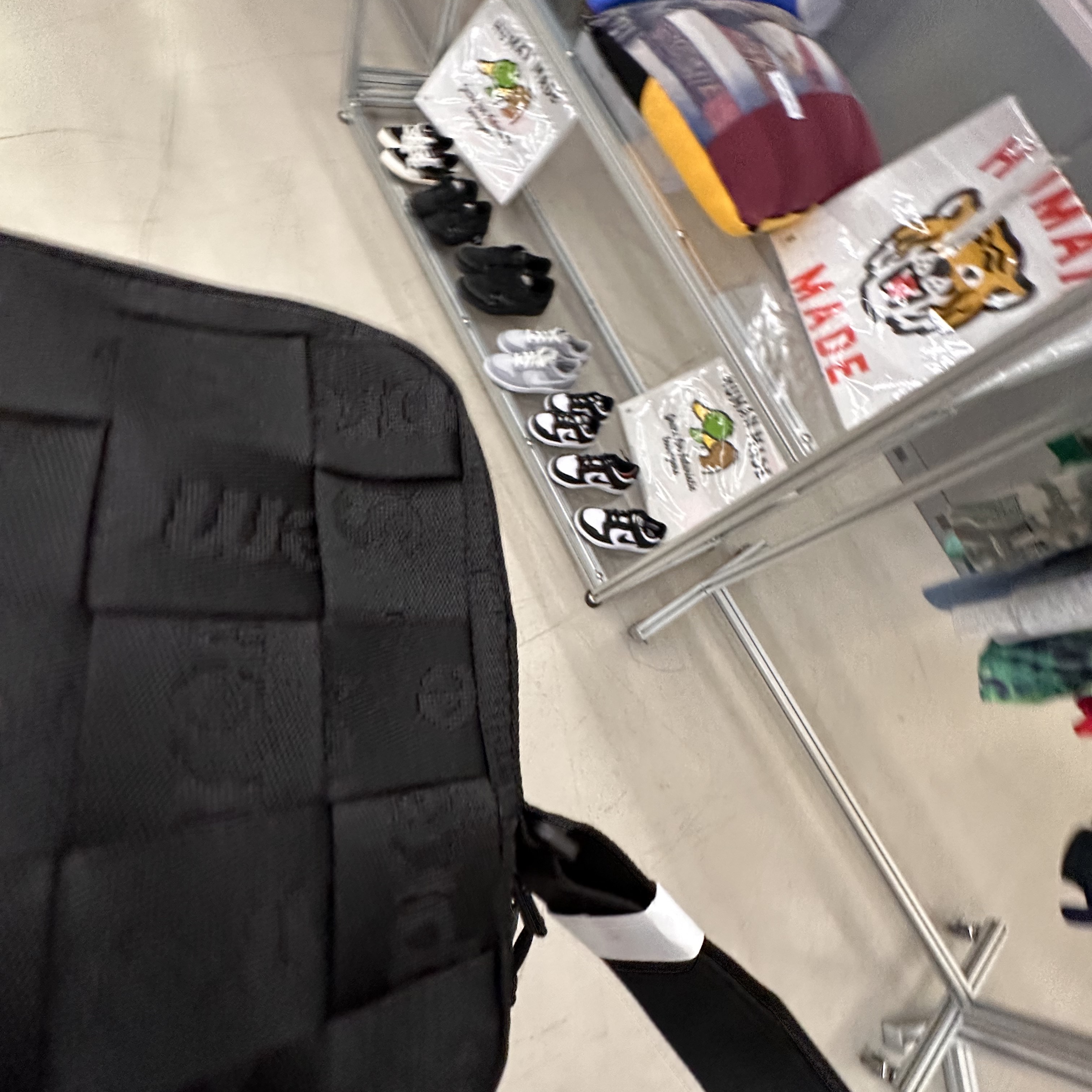 Supreme Woven Shoulder Bag Black - 23SS 착용 스타일 - 2