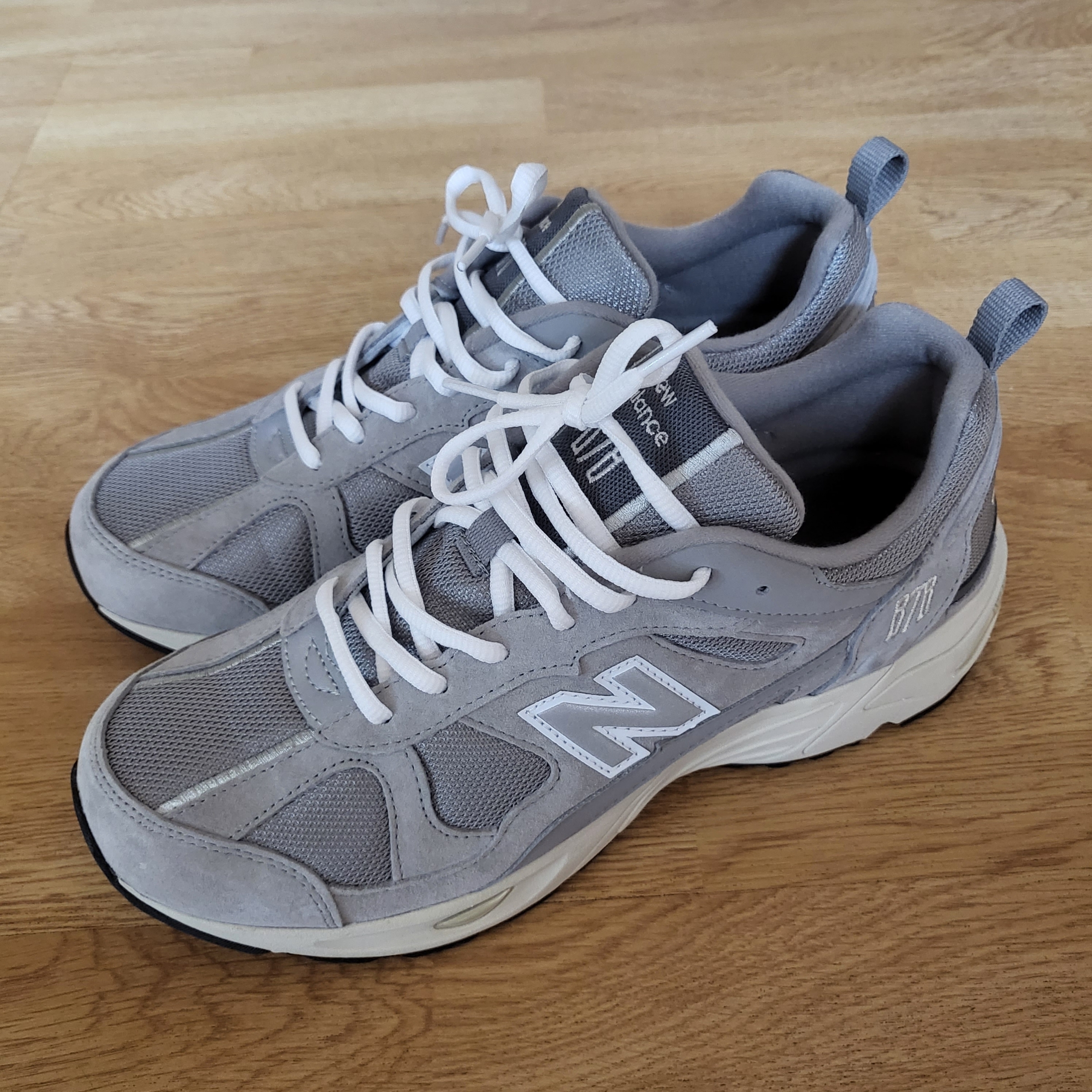New Balance 878 Gray 착용 스타일 - 2