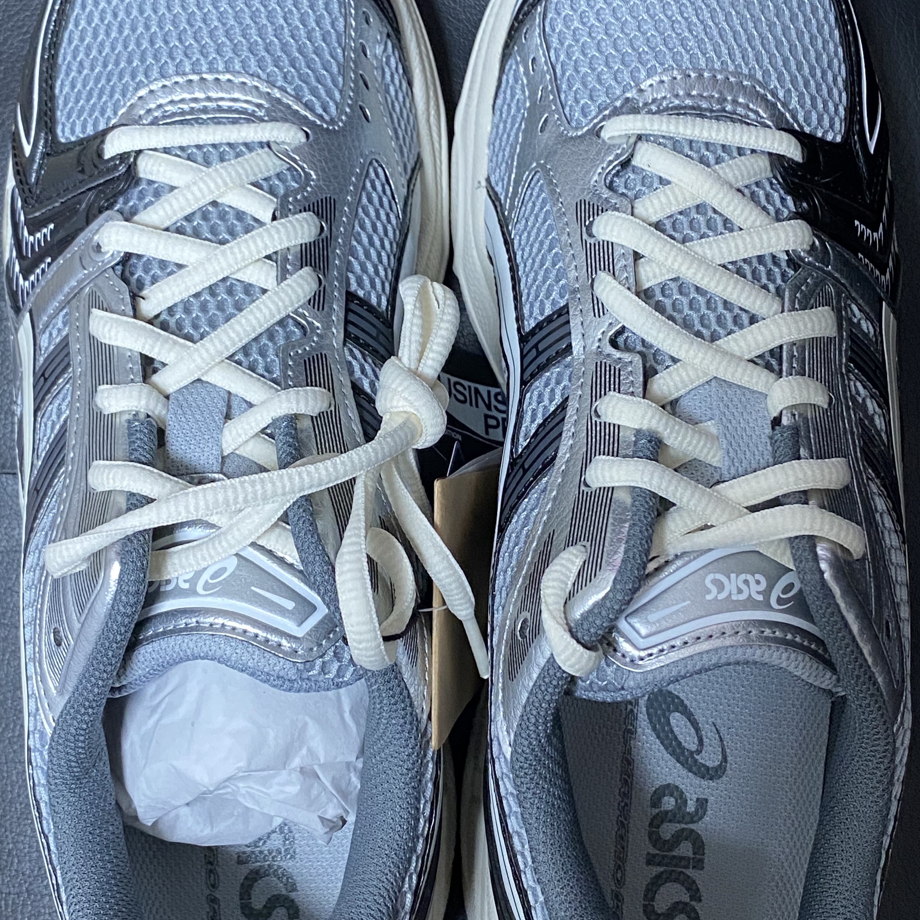 Asics Gel-Kayano 14 Black Glacier Grey 착용 스타일 - 2
