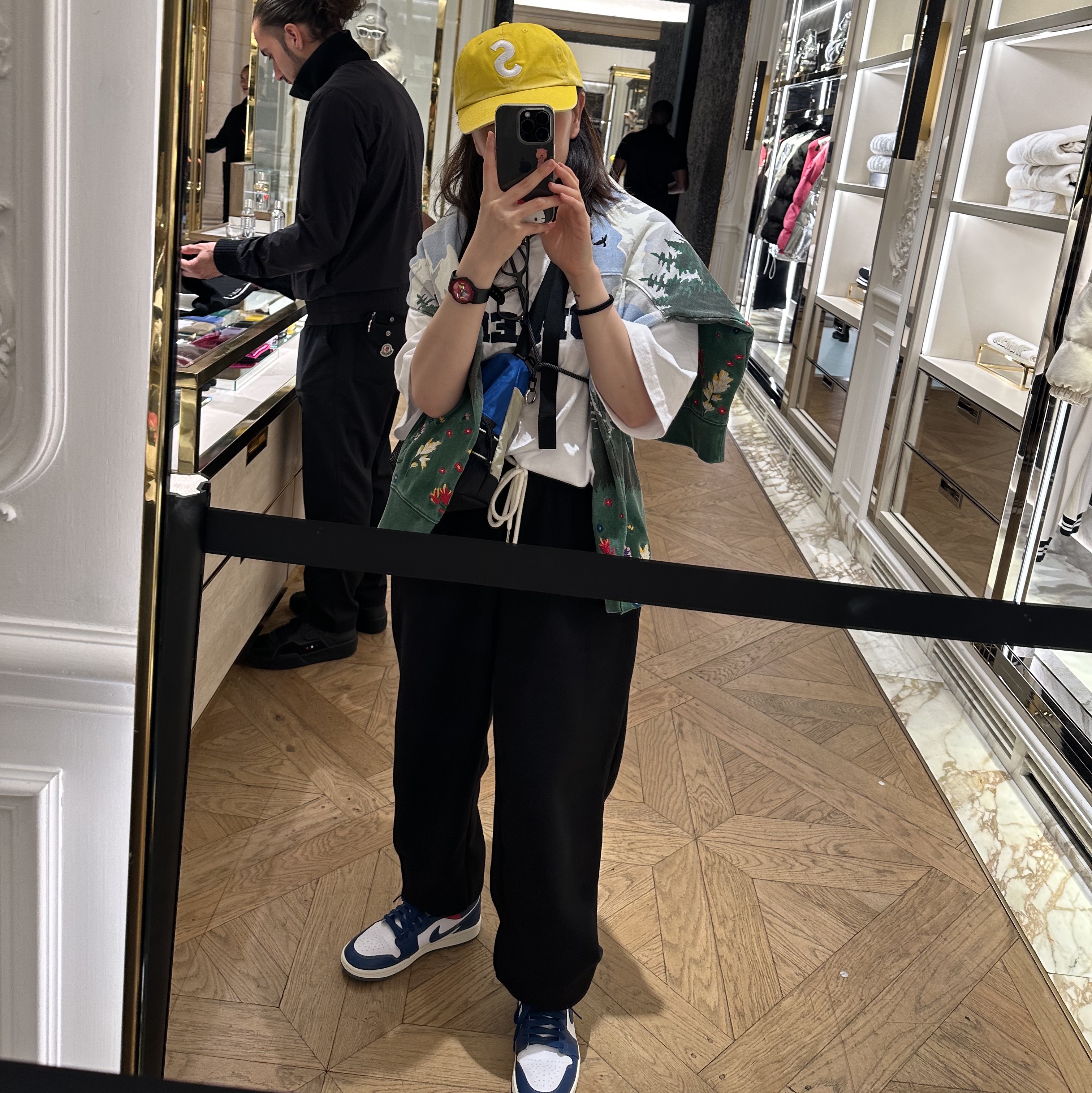 Supreme Collegiate S/S Top White - 23FW 착용 스타일 - 1