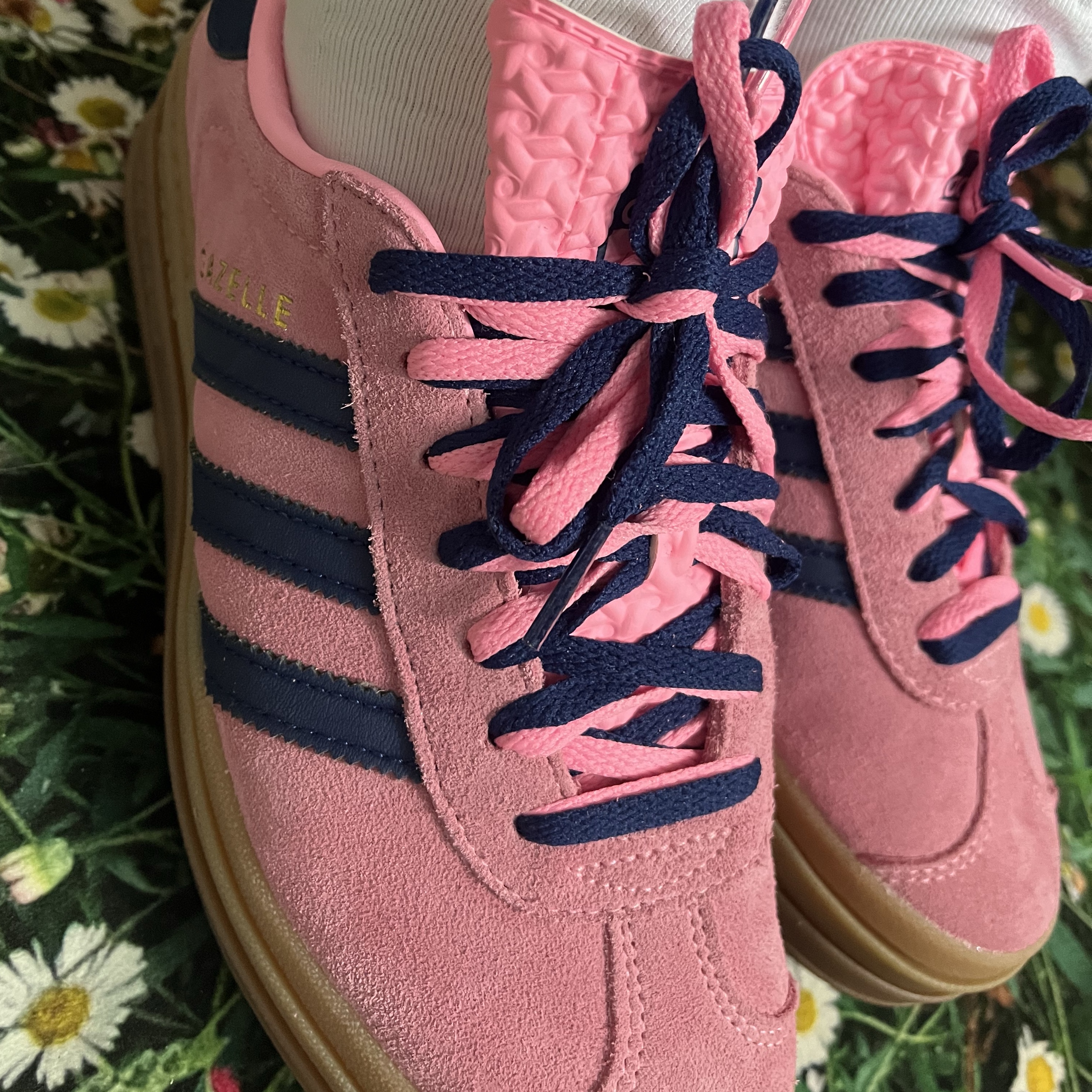 (W) Adidas Gazelle Bold Pink Glow Victory Blue 착용 스타일