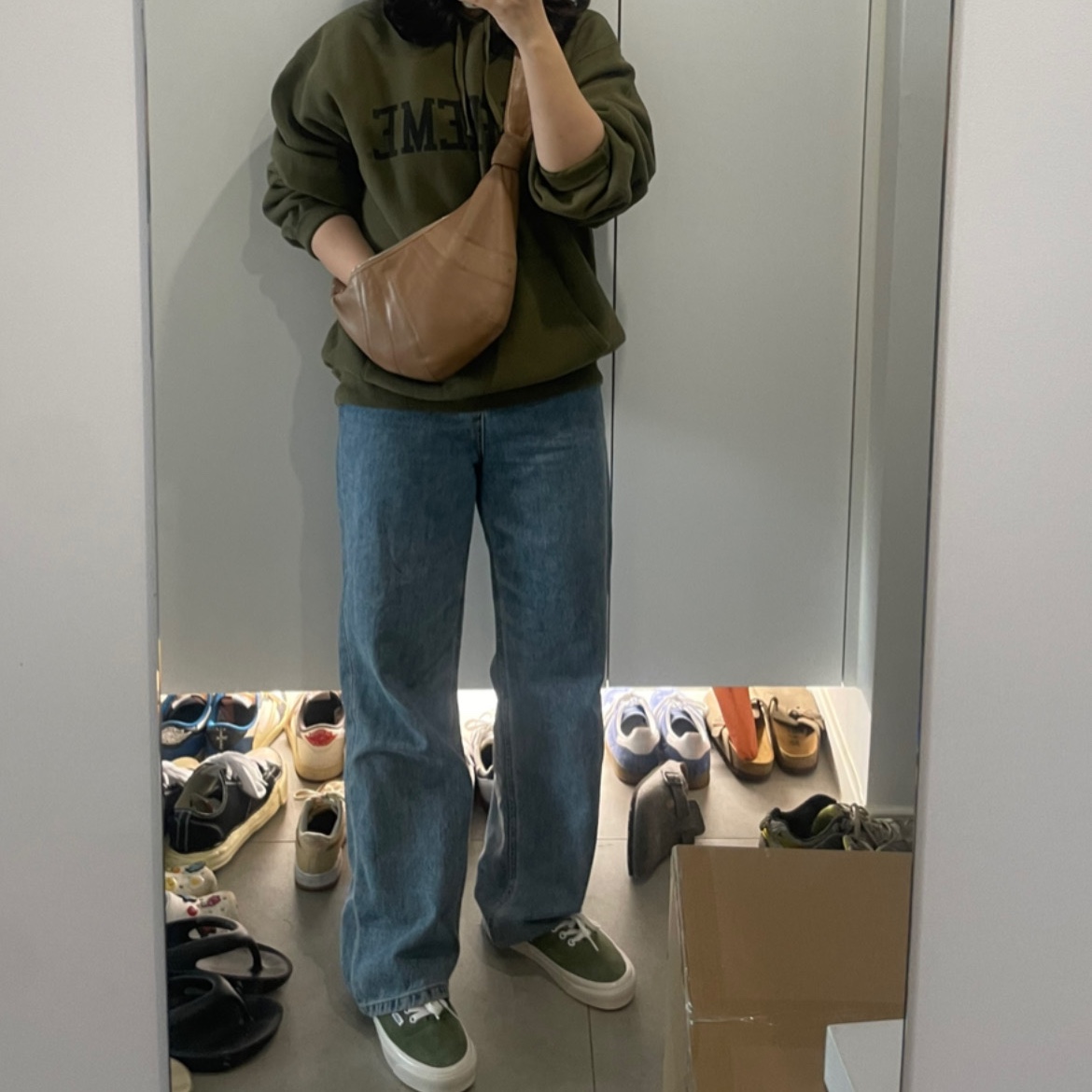 Supreme Varsity Hooded Sweatshirt Dark Olive - 23FW 착용 스타일