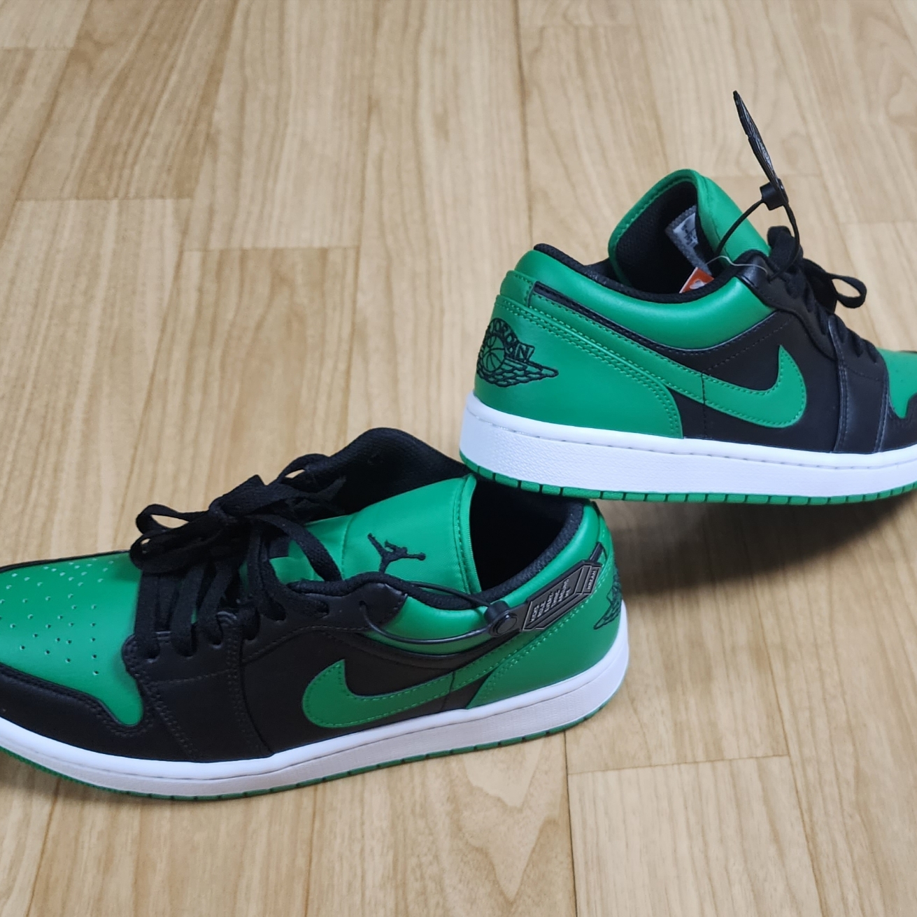 Jordan 1 Low Lucky Green 착용 스타일