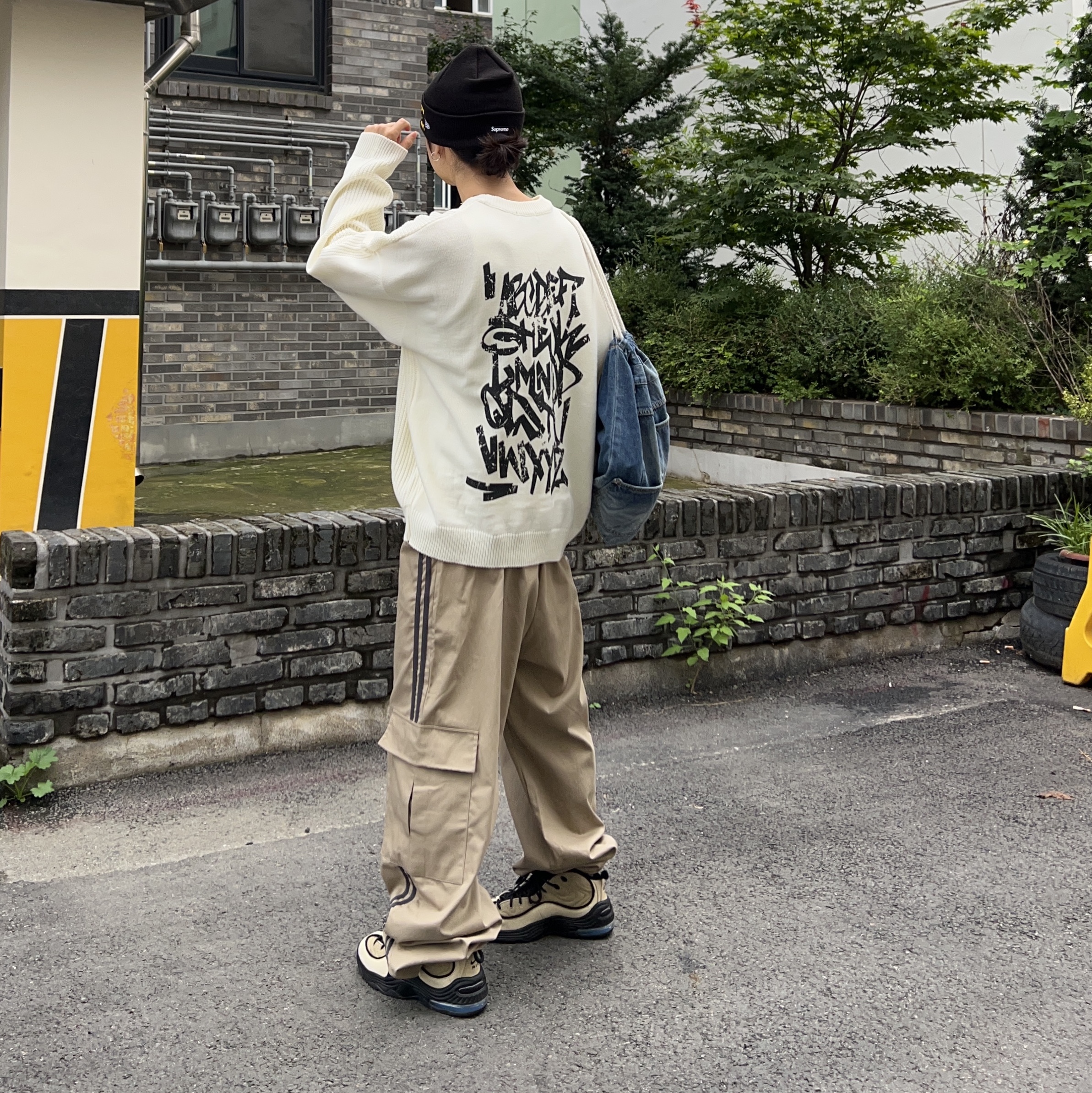 Supreme New Era Varsity Beanie Black - 23FW, Nike x Stussy Air Penny II Rattan and Limestone 착용 스타일 - 1