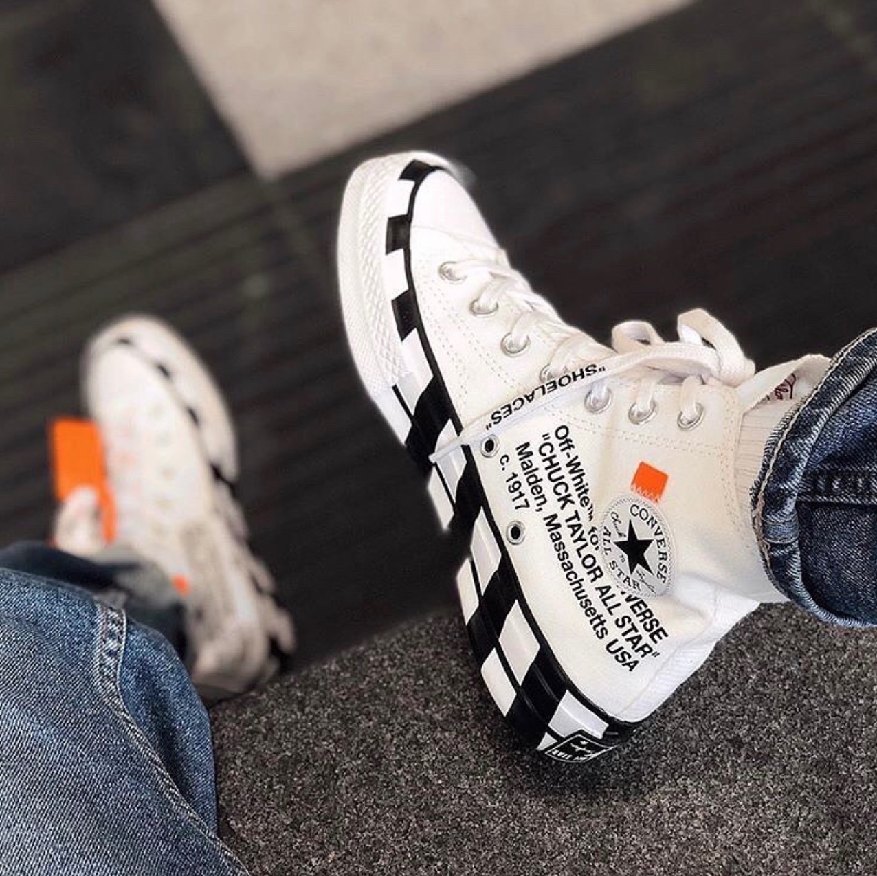 Converse x Off-White Chuck 70 High V2 2021 착용 스타일 - 4
