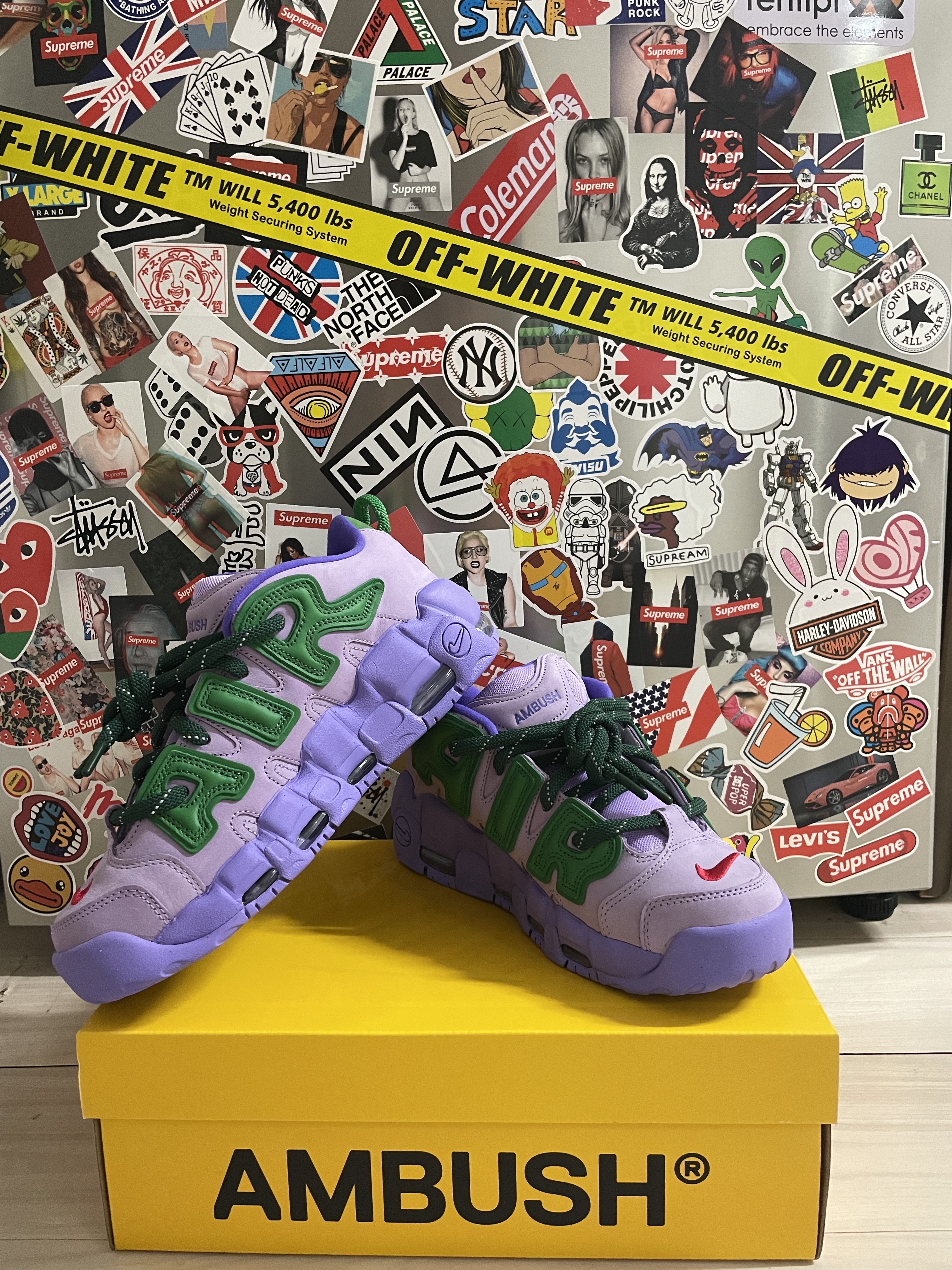Nike x Ambush Air More Uptempo Low Lilac and Apple Green 착용 스타일 - 1