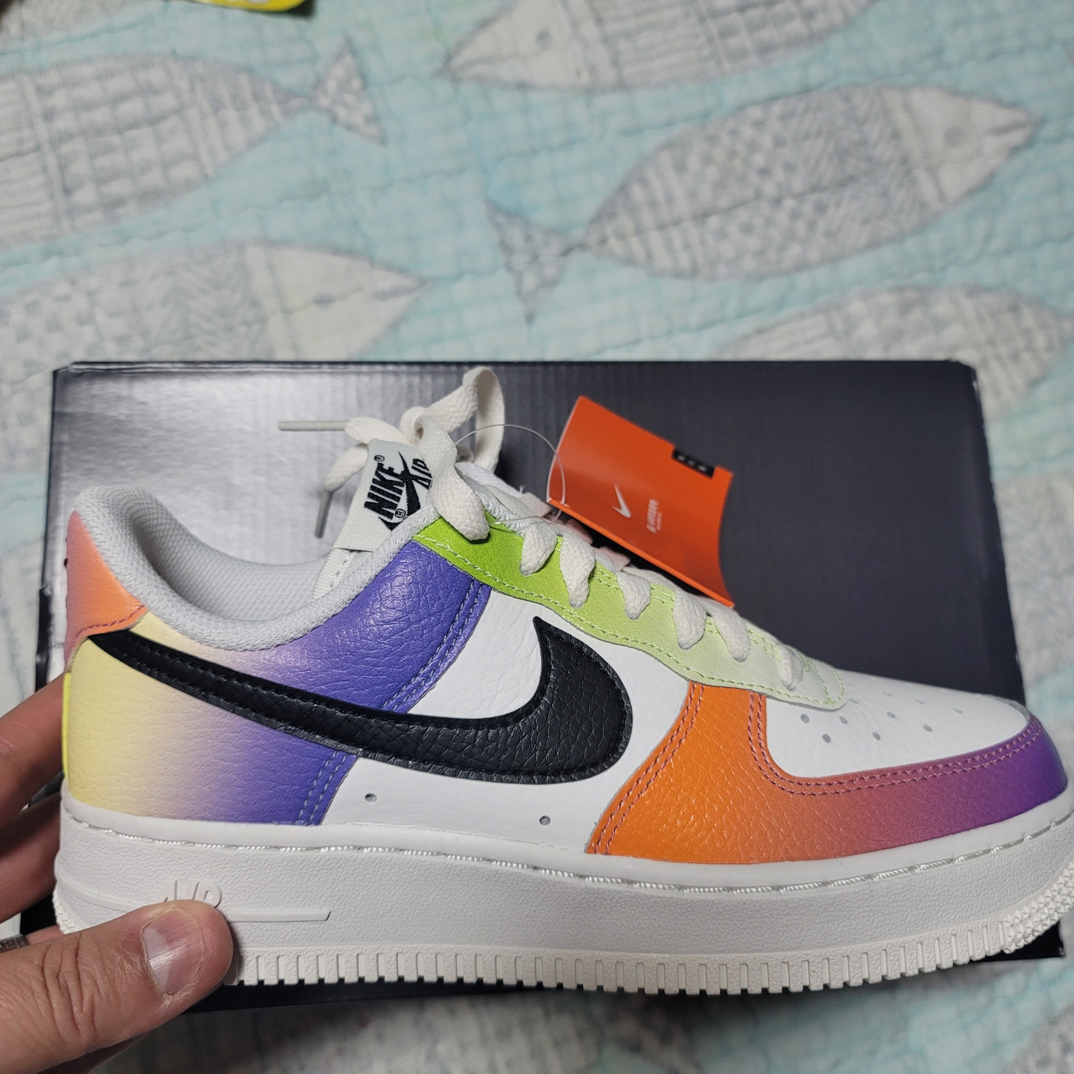 (W) Nike Air Force 1 Low '07 Black Bright Mandarin 착용 스타일