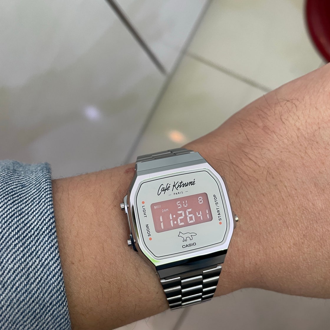 Caf 弱々しく Kitsun CASIO メゾンキツネ カシオA168WECK-7A Caf 弱々しく Kitsun CASIO メゾンキツネ カシオA168WECK-7A