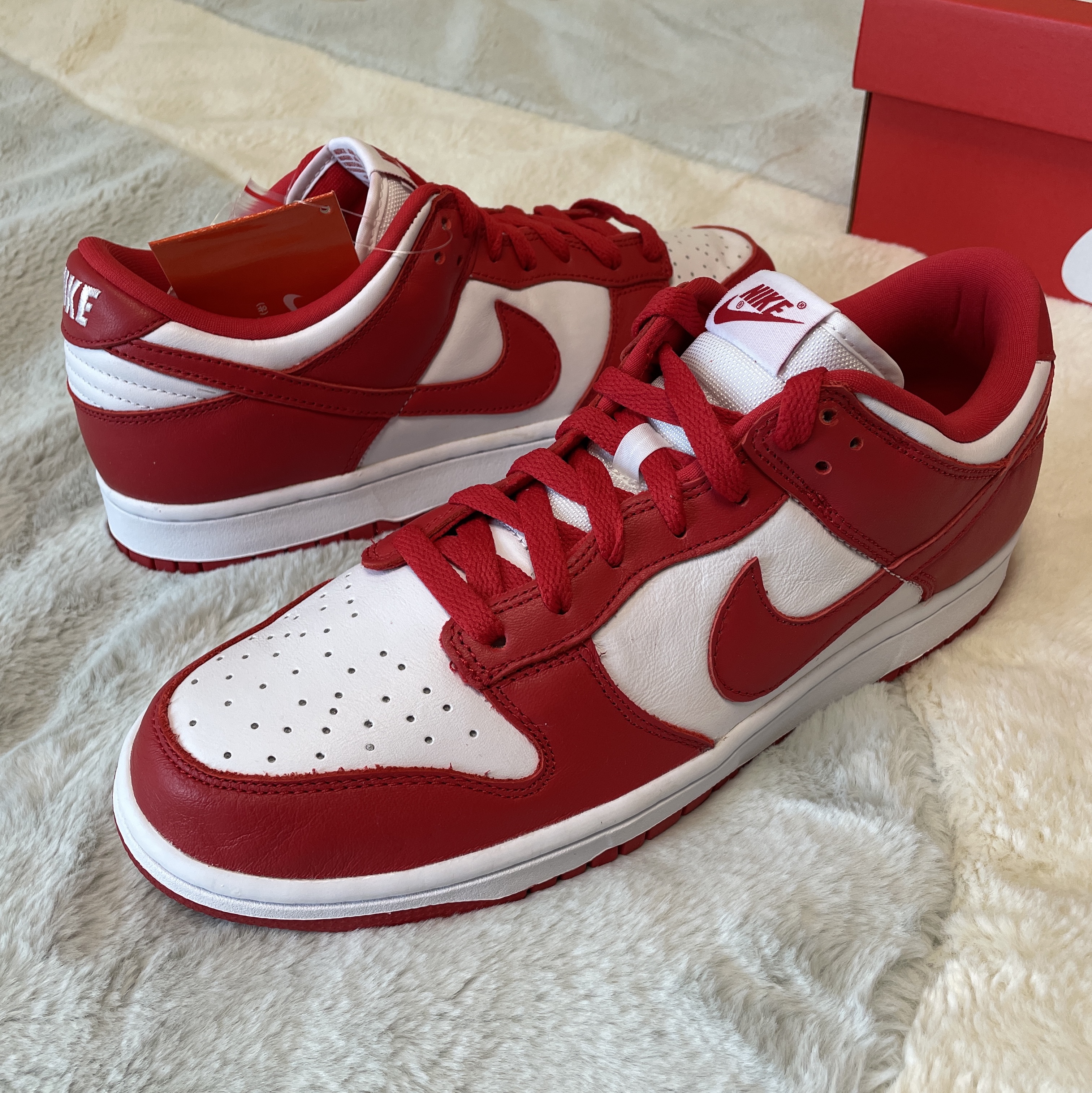 Nike Dunk Low SP White and University Red 2023 착용 스타일