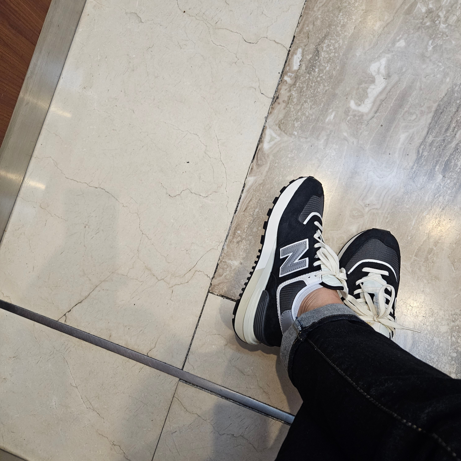 New Balance 574 Legacy Black 착용 스타일
