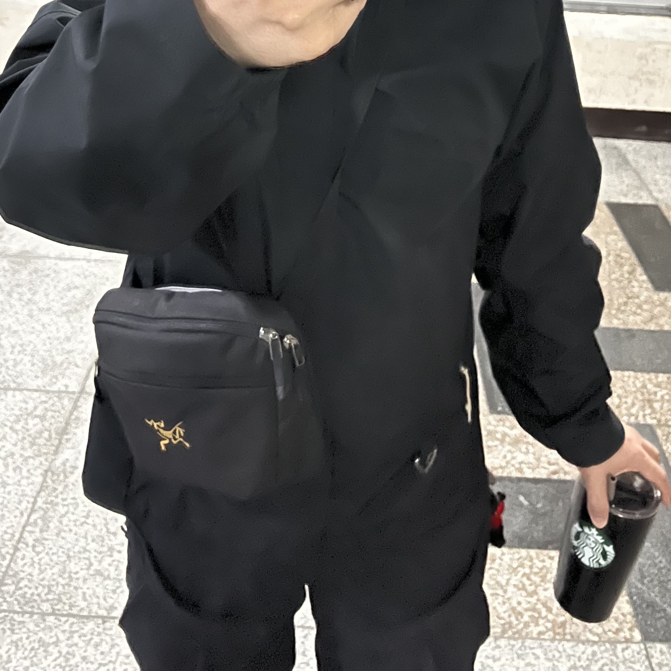 Arc'teryx Mantis 2 Waistpack 24K Black, Nike ACG Storm-Fit ADV Cascade Rains Full Zip Jacket Black - Asia 착용 스타일
