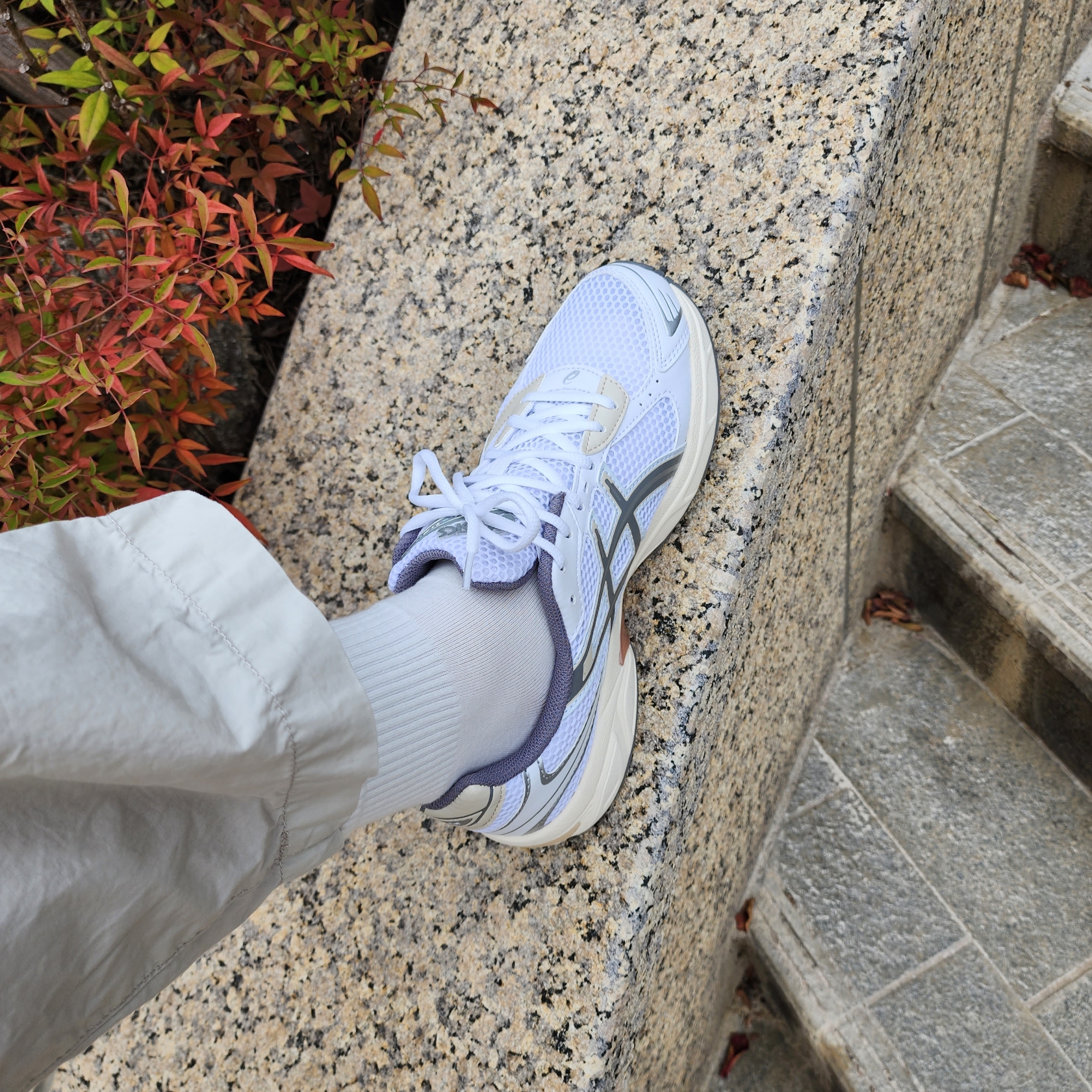 Asics Gel-1130 White Clay Grey 착용 스타일 - 2